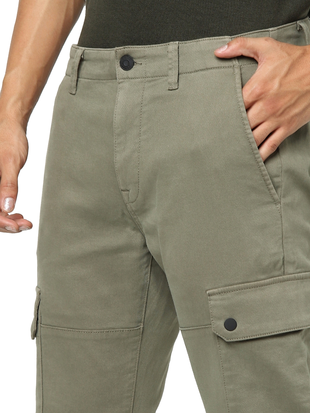 celio | Celio Men Green Solid Loose Fit Cotton Cargo Casual Trouser 3