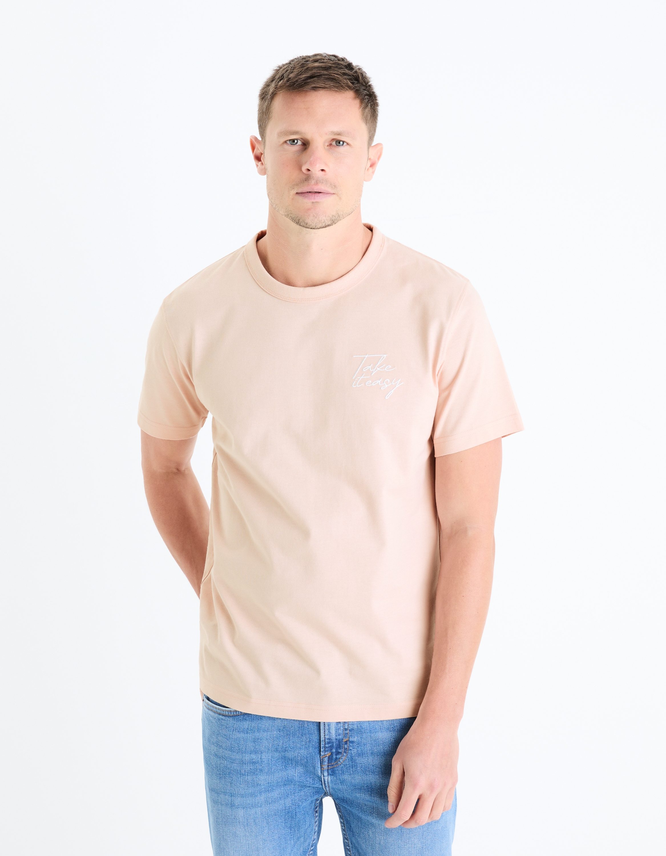 Celio Men Pink Solid Regular Fit Cotton Graphic Tshirt