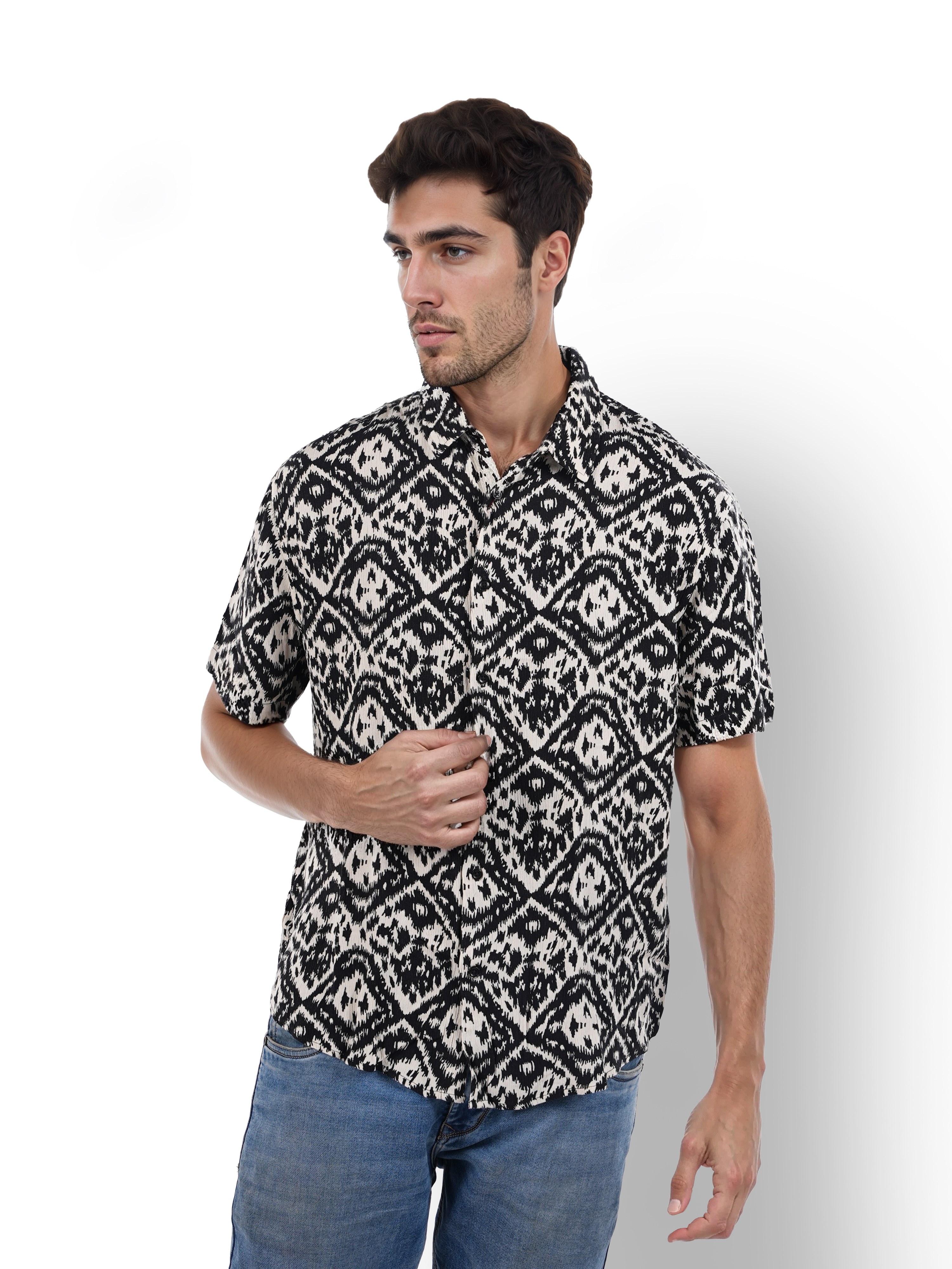 Celio Men Black Printed Regular Fit Viscose Rayon Soft Touch Shirts