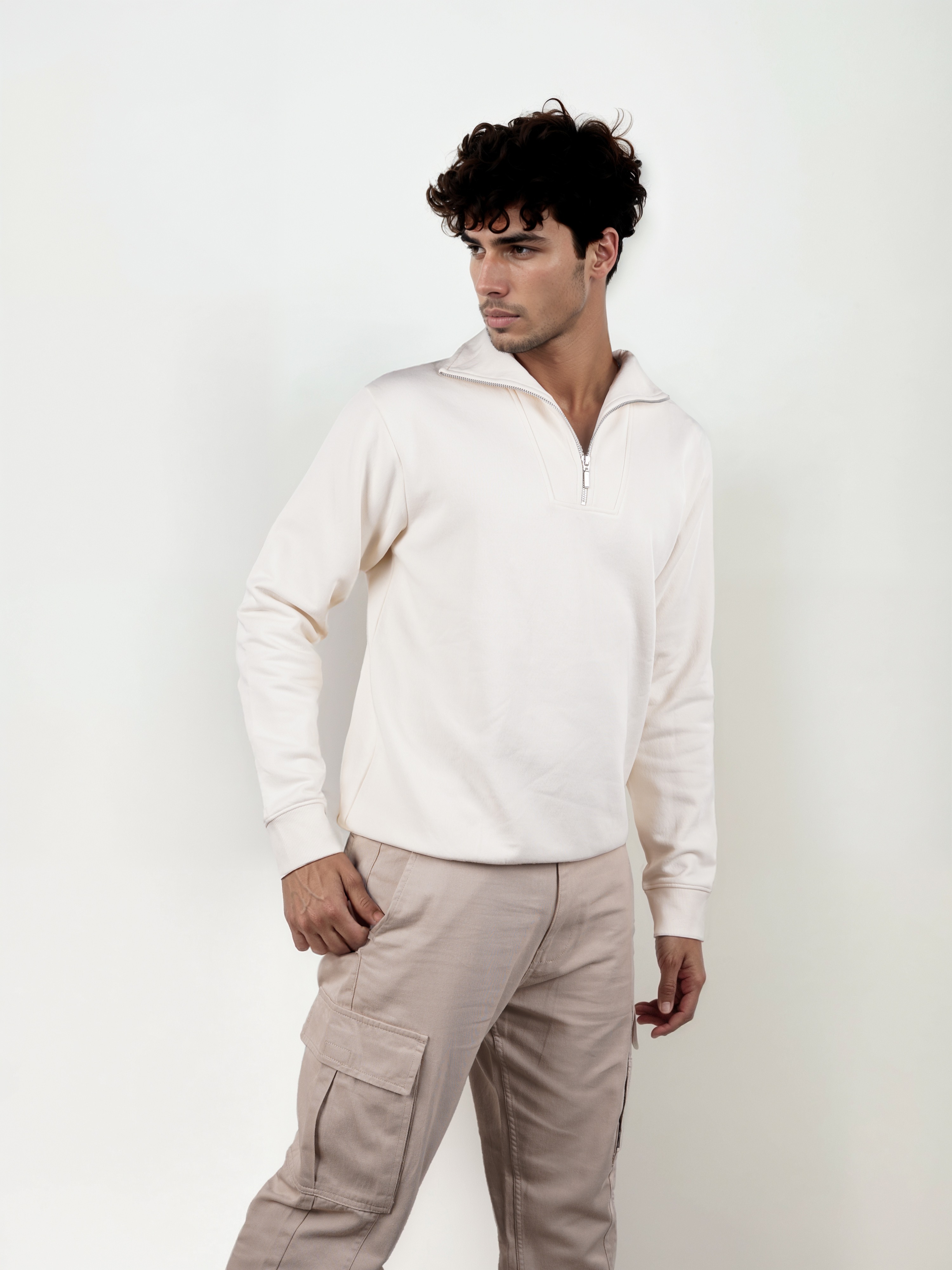Celio Men White Solid Regular Fit Cotton olid Sweatshirts