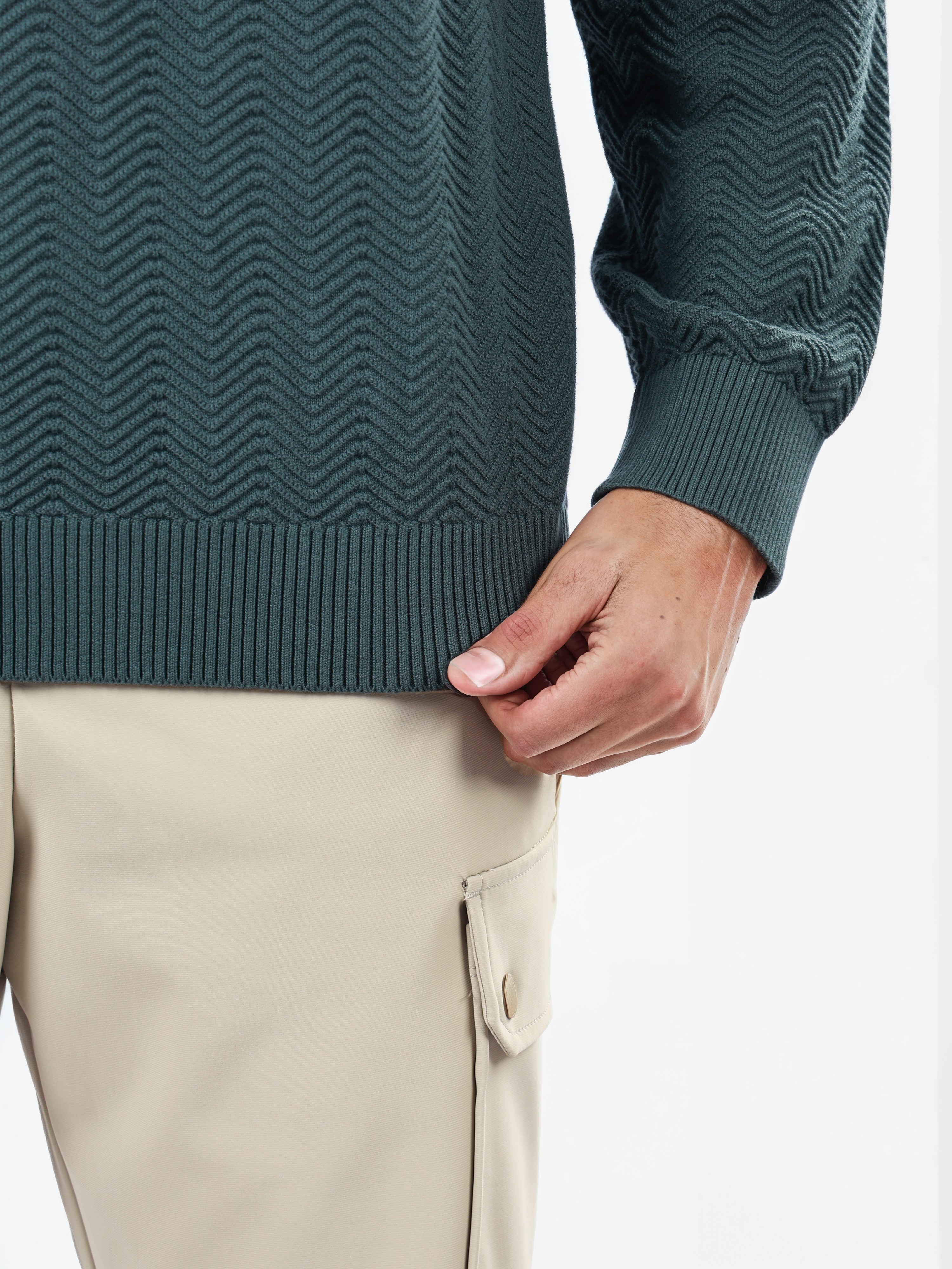 Celio Men Green Solid Regular Fit Cotton Fashion Sweater