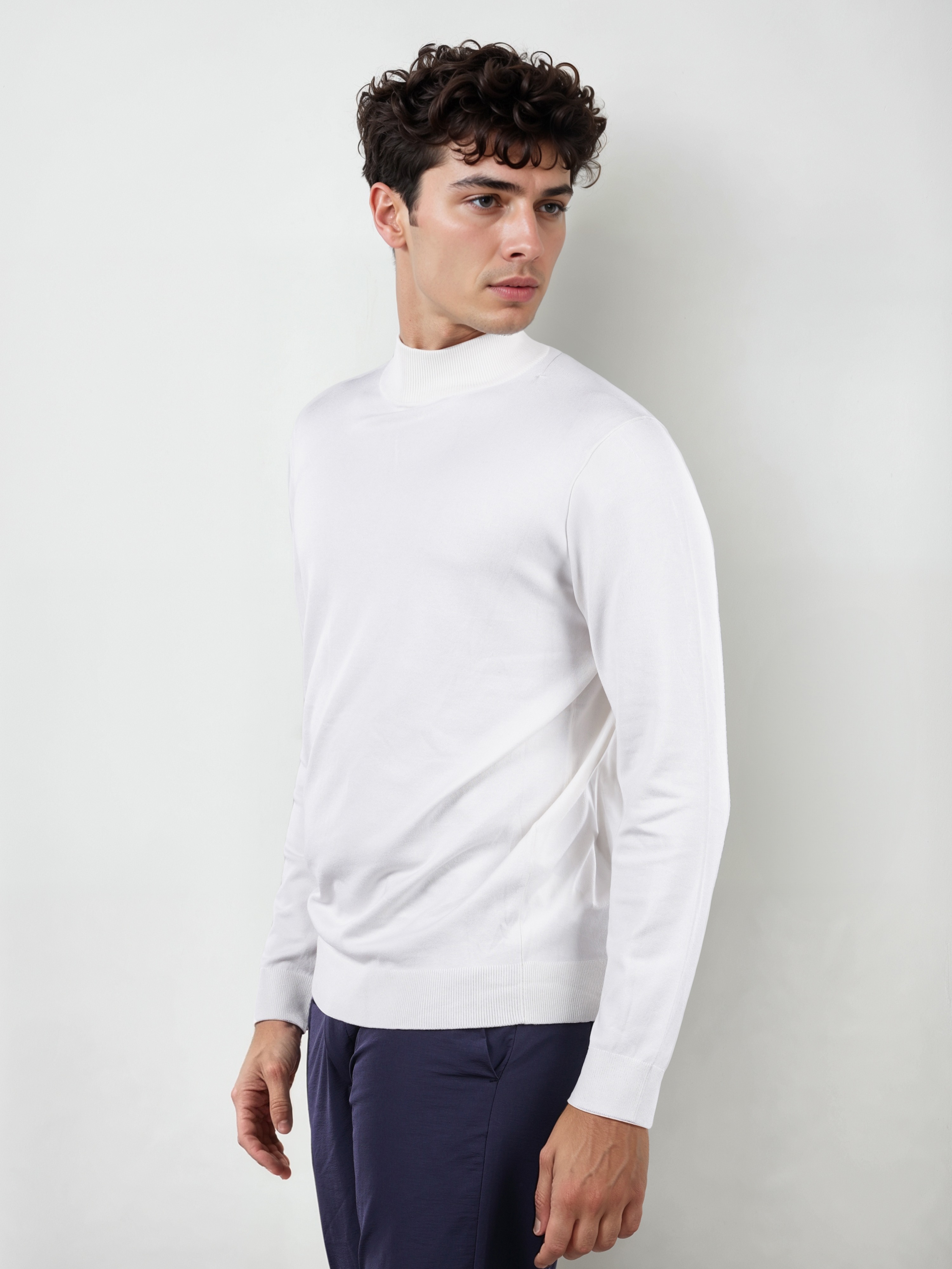 Celio Men Off White Solid Regular Fit Viscose Rayon Basic Jumper Sweater