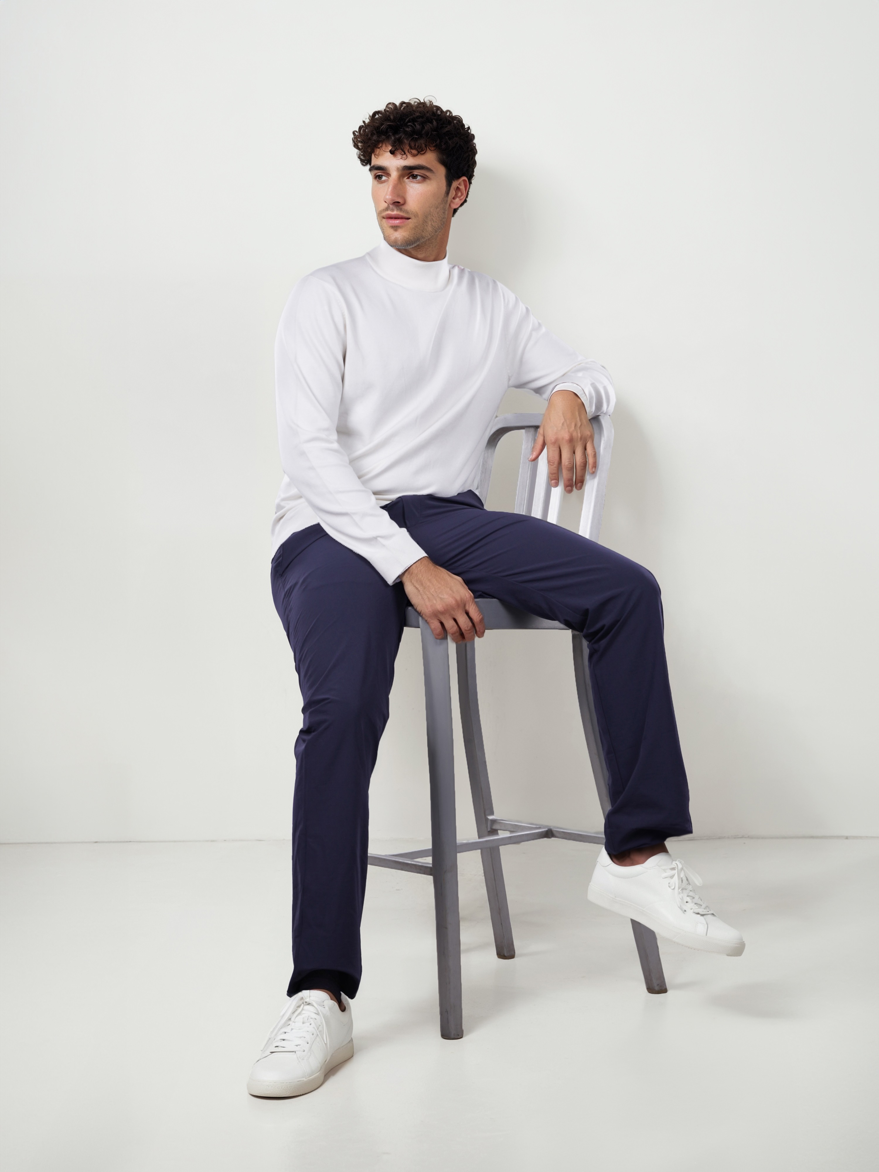 Celio Men Off White Solid Regular Fit Viscose Rayon Basic Jumper Sweater