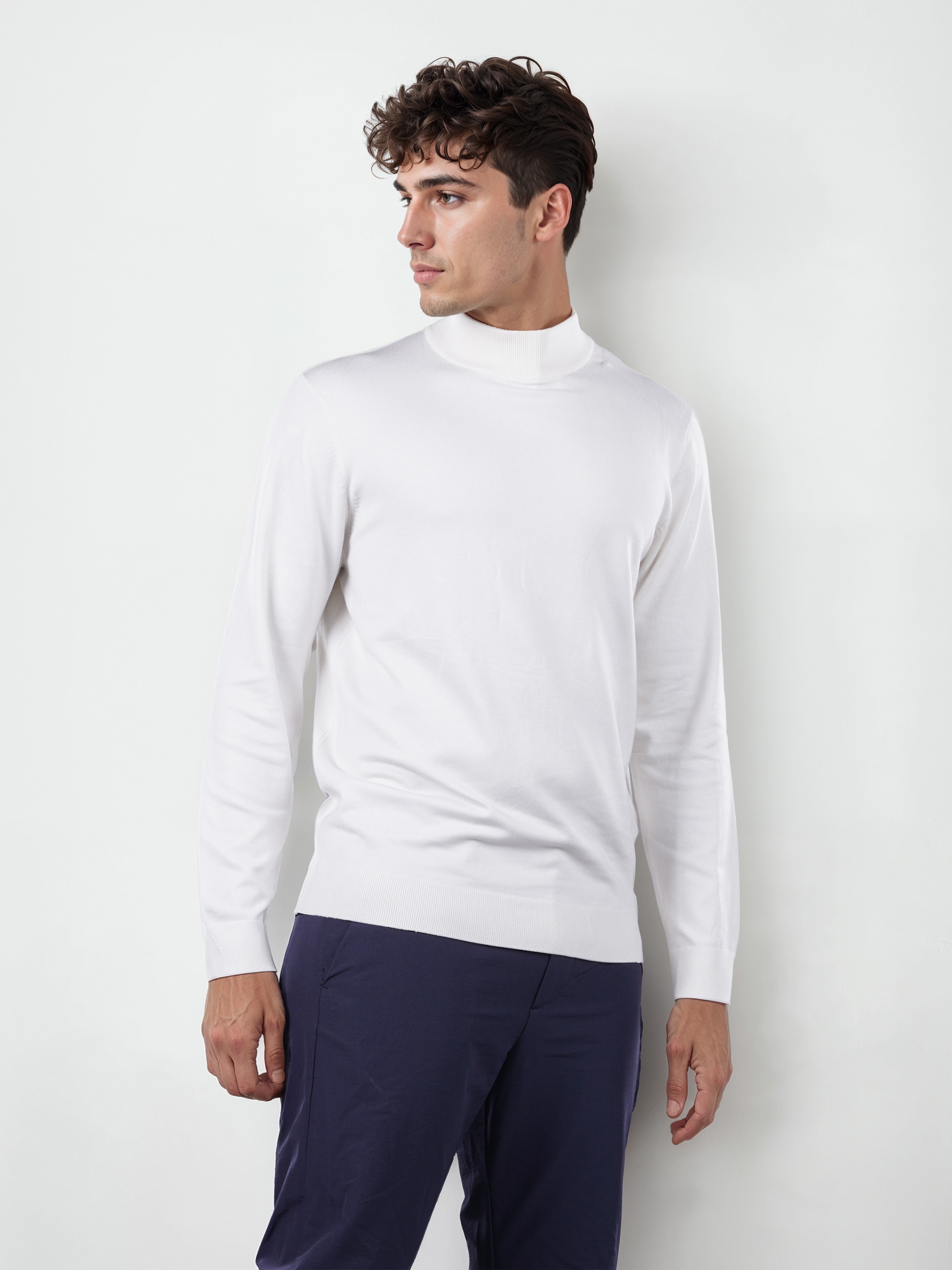 Celio Men Off White Solid Regular Fit Viscose Rayon Basic Jumper Sweater