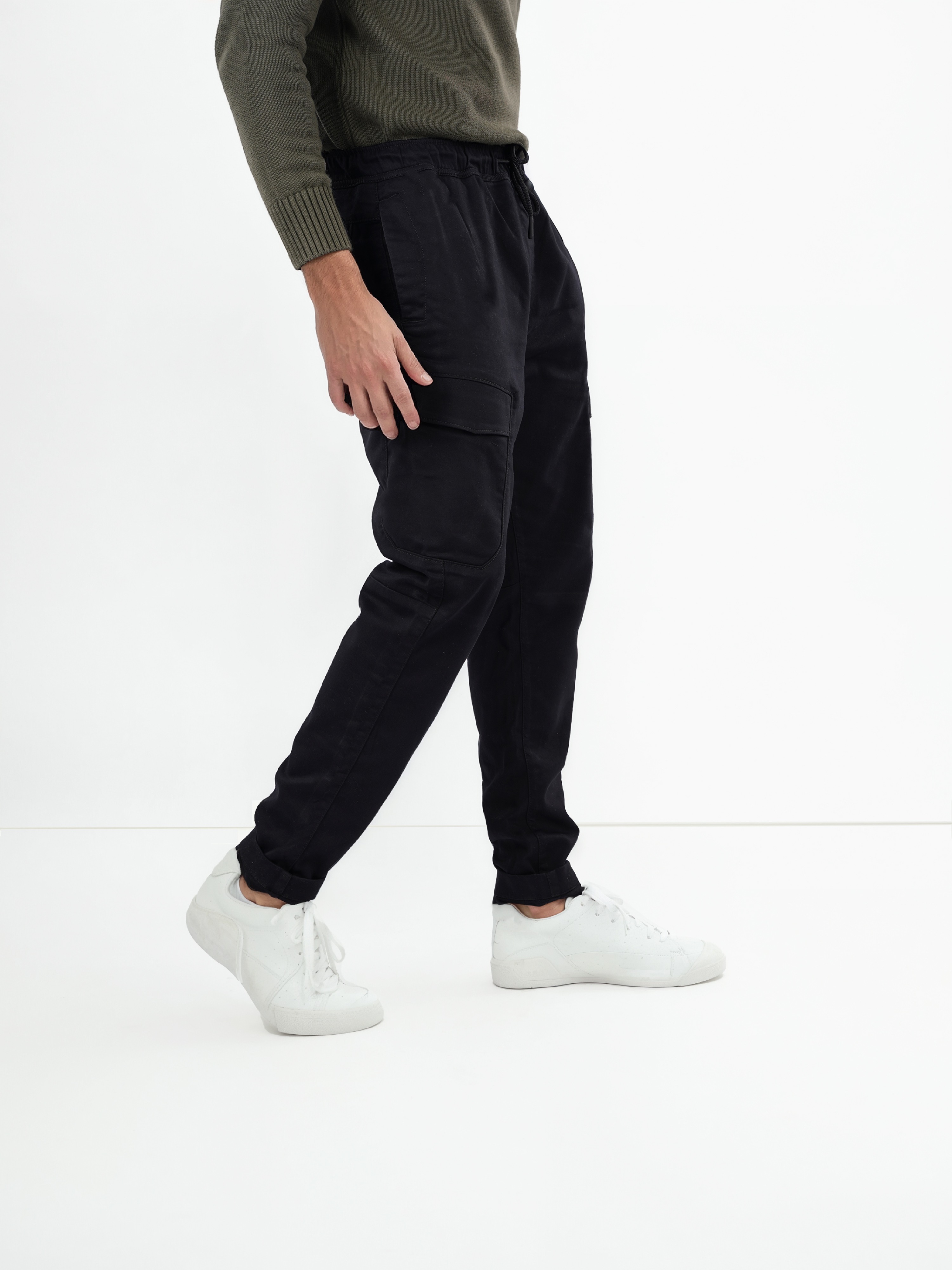 Celio Men Black Solid Slim Fit Cotton Cargo Trousers
