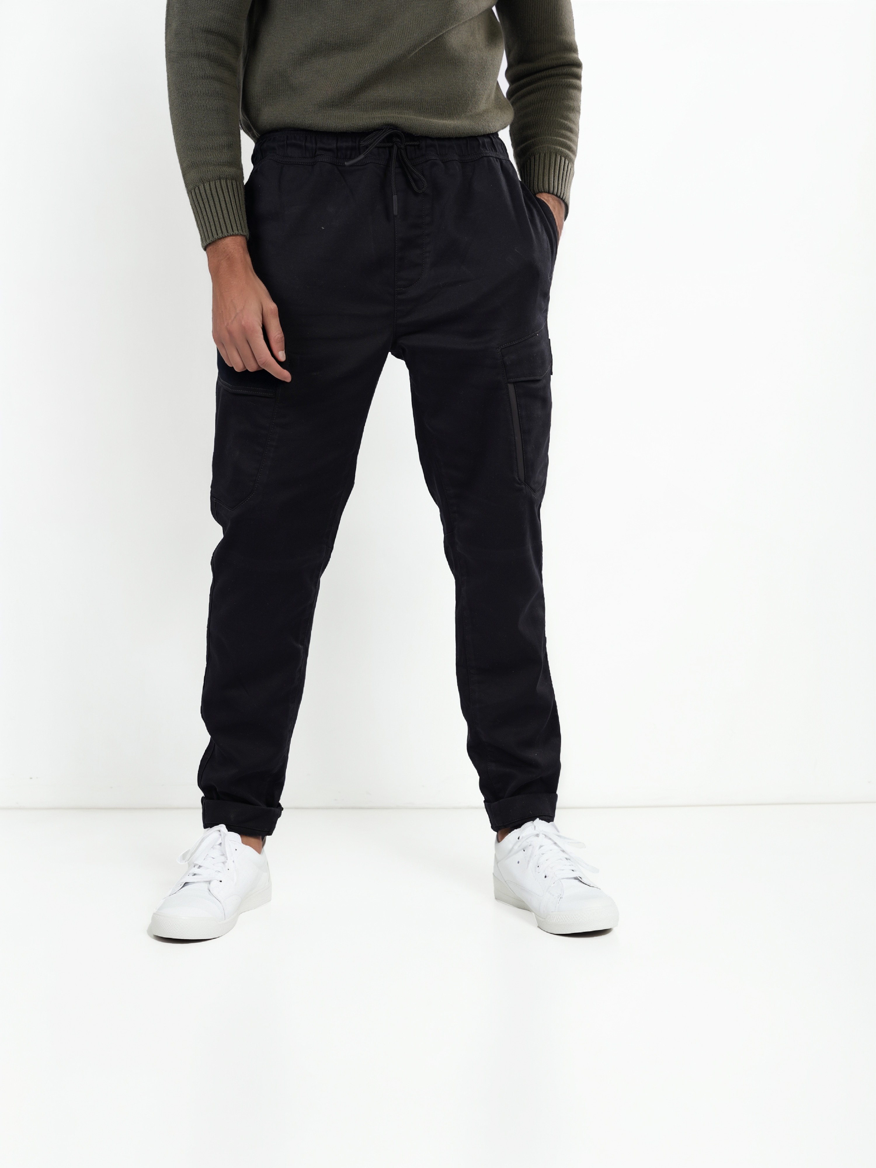Celio Men Black Solid Slim Fit Cotton Cargo Trousers