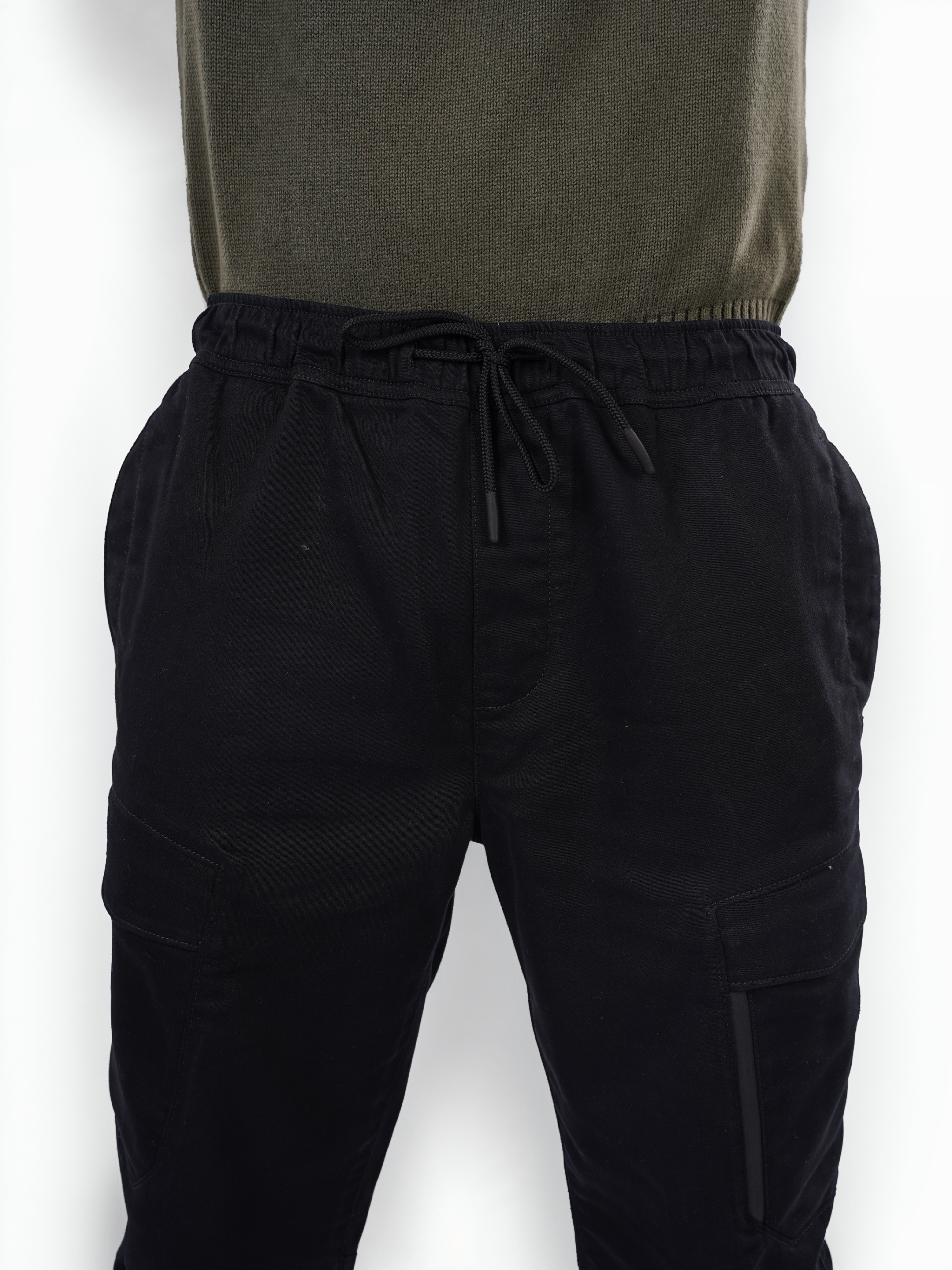 Celio Men Black Solid Slim Fit Cotton Cargo Trousers