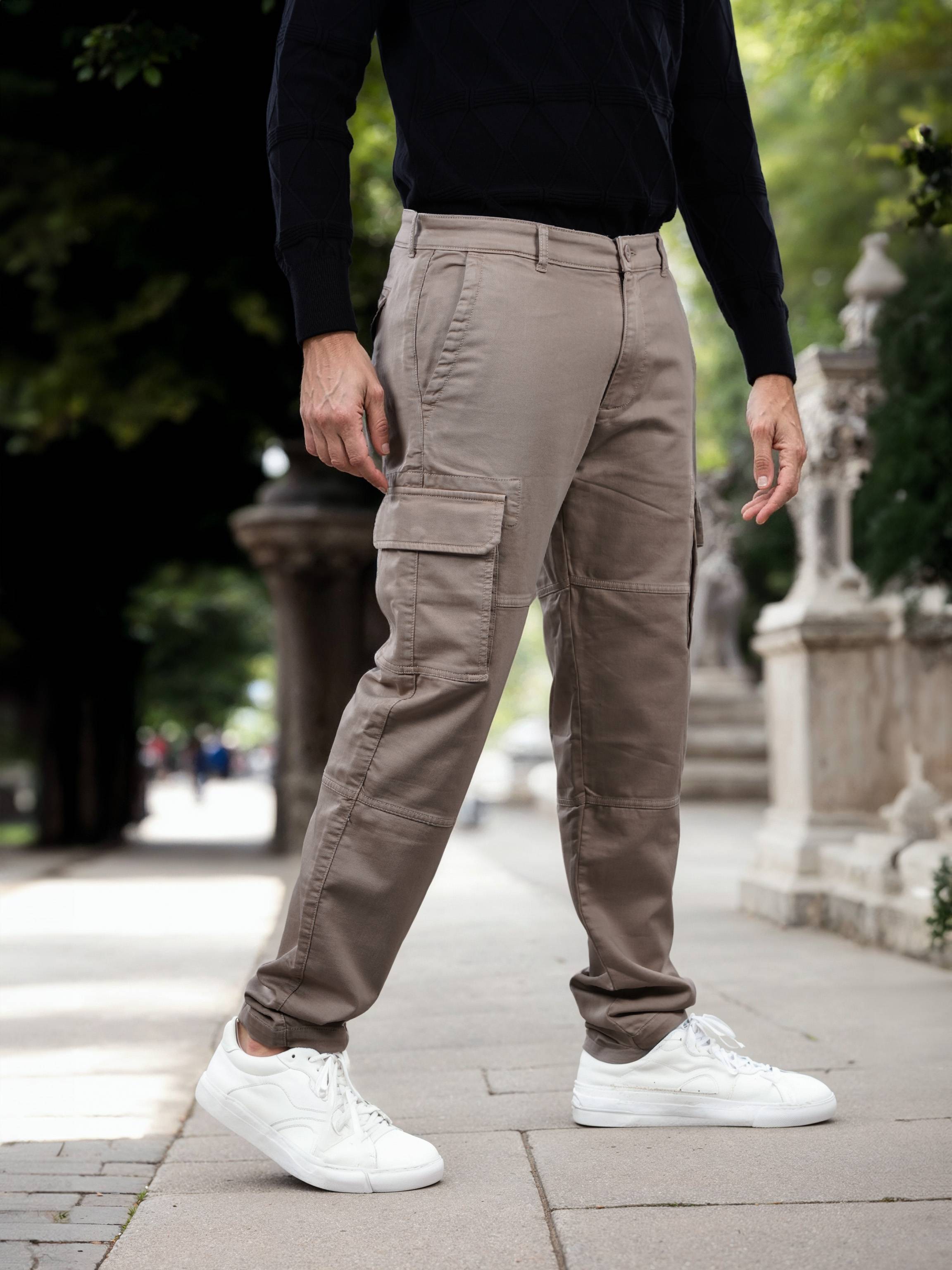 Celio Men Beige Solid Straight Fit Cotton Cargo Jeans