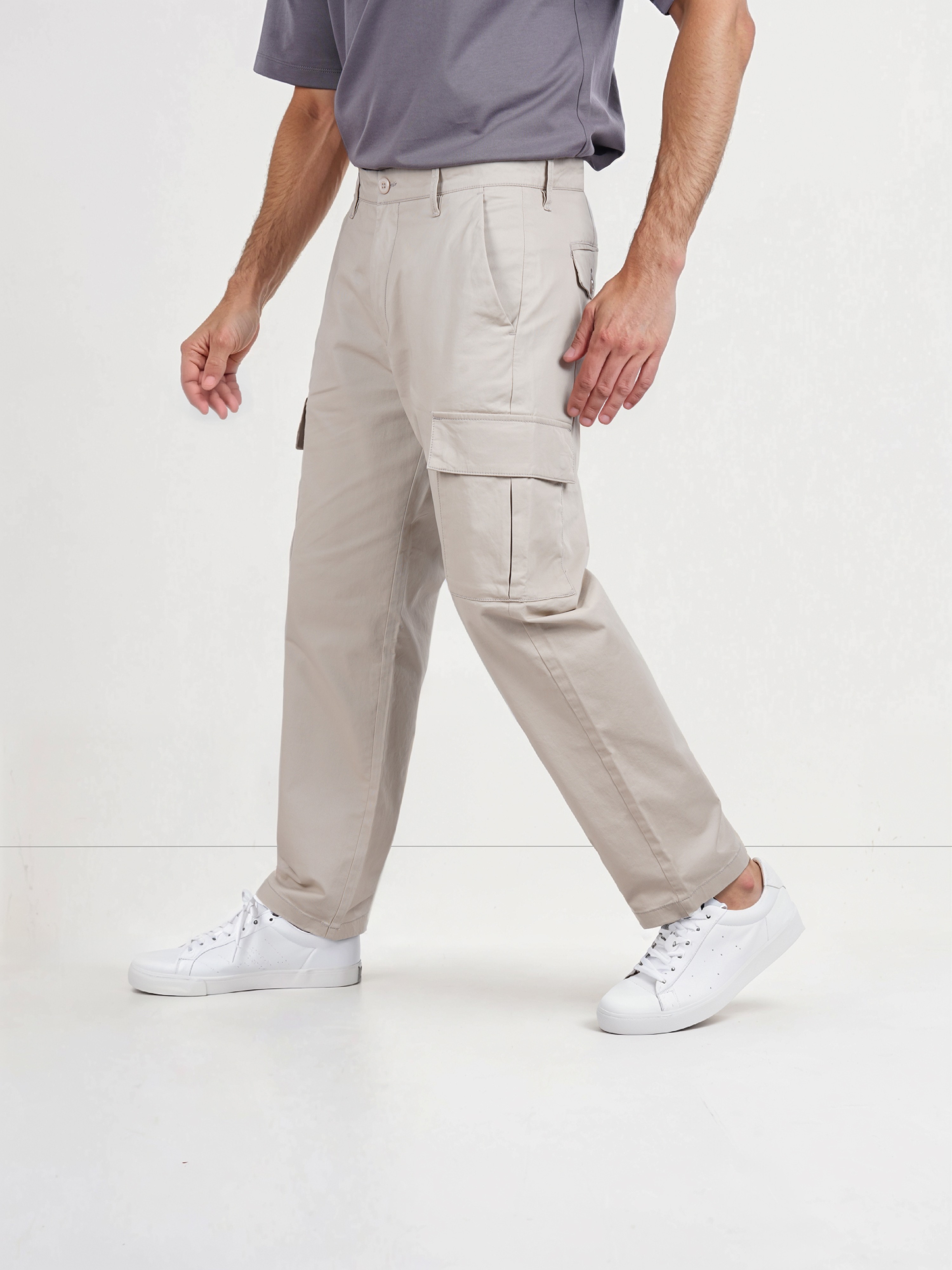 Celio Men Beige Solid Regular Fit Cotton Cargos