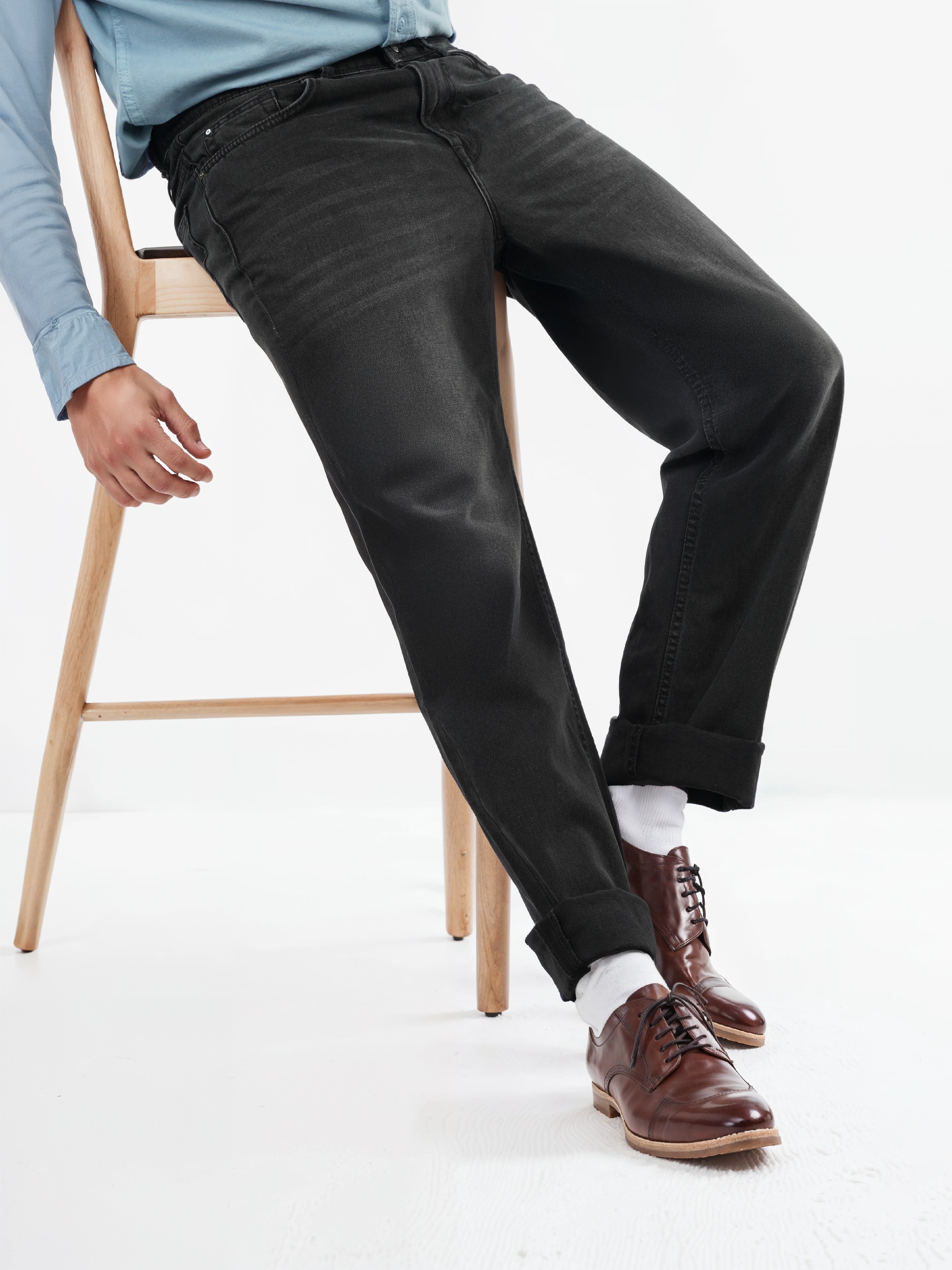 Celio Men Black Solid Relaxed Fit Cotton Jeans