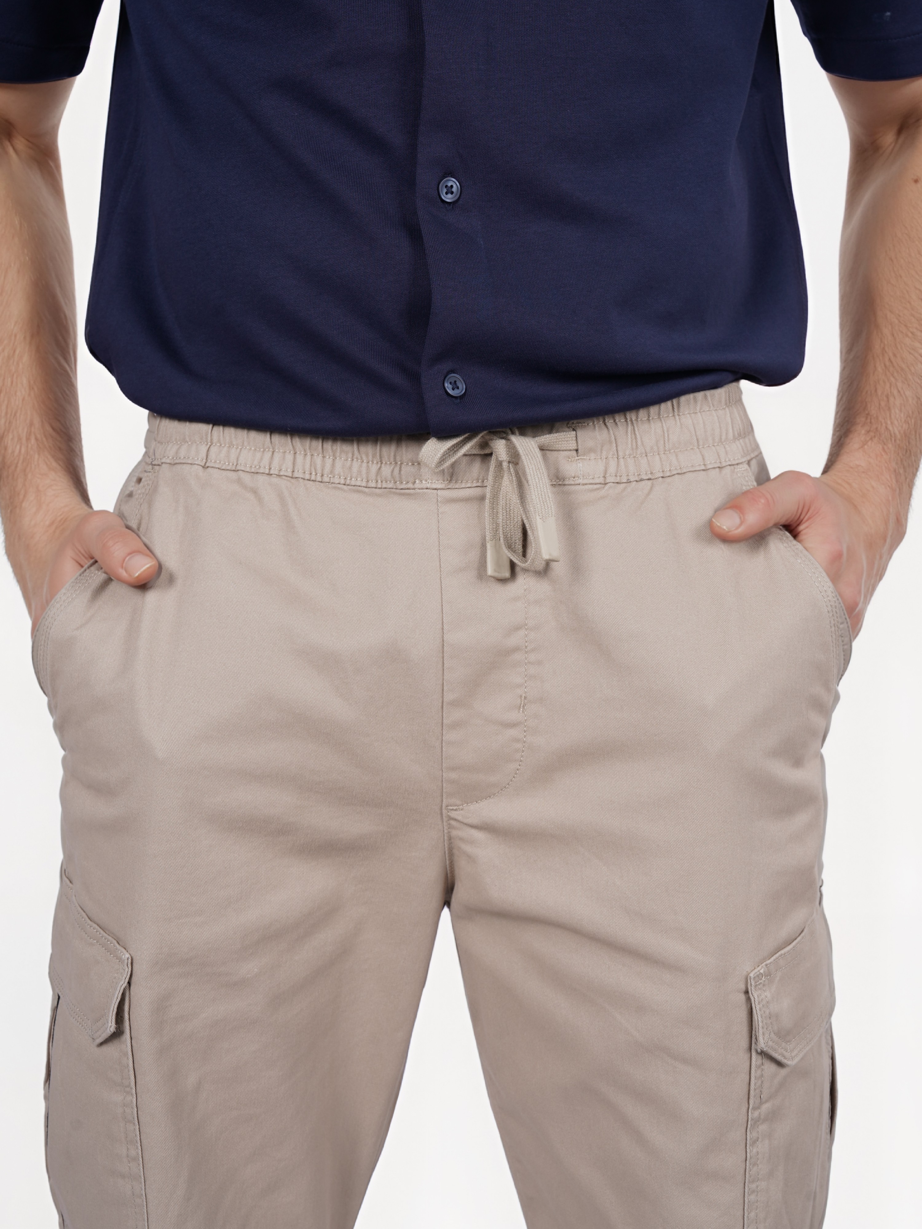 Celio Men Beige Solid Slim Fit Cotton Cargo