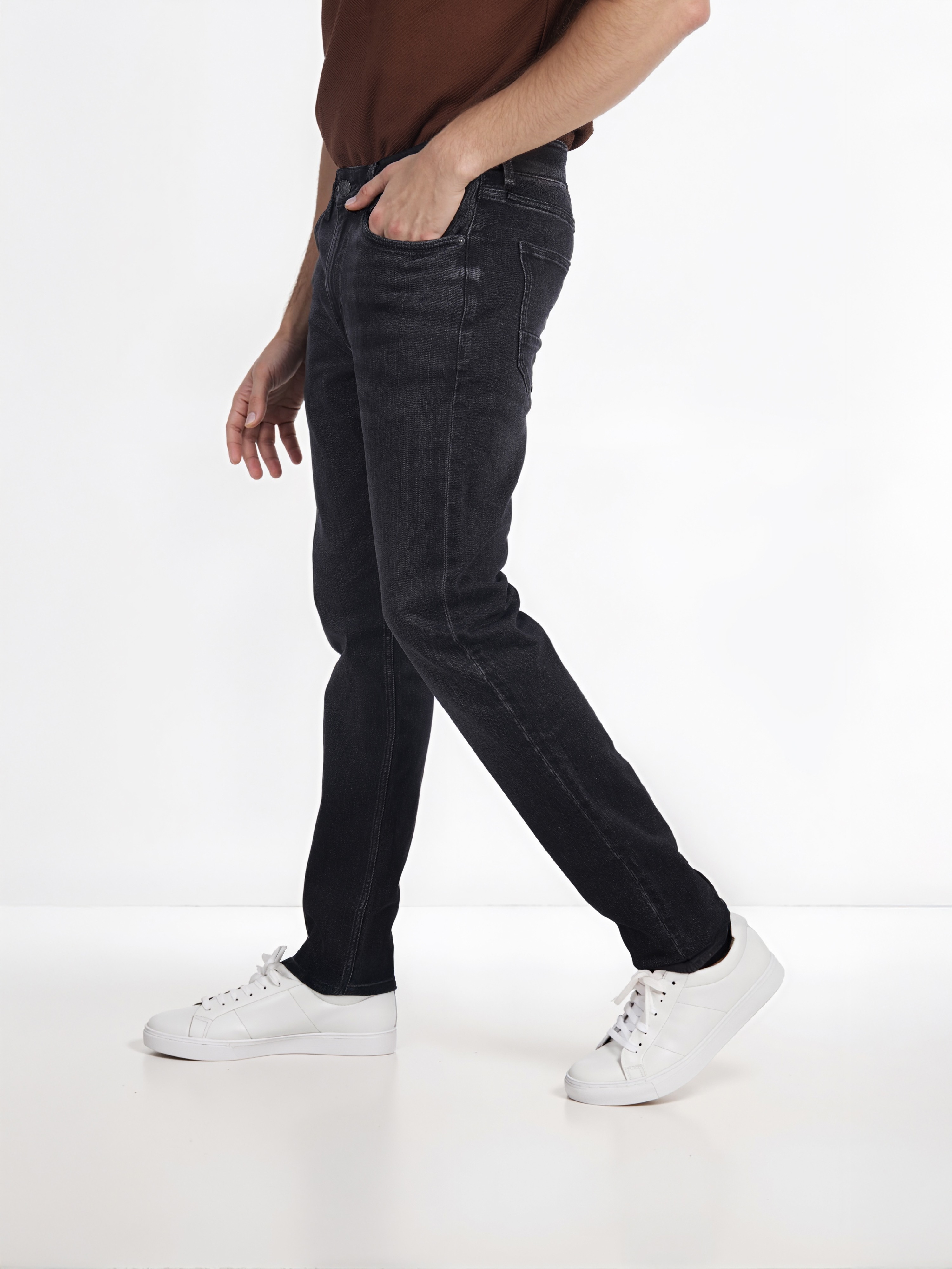 Celio Men Black Solid Slim Fit Cotton Twill Denim Jeans