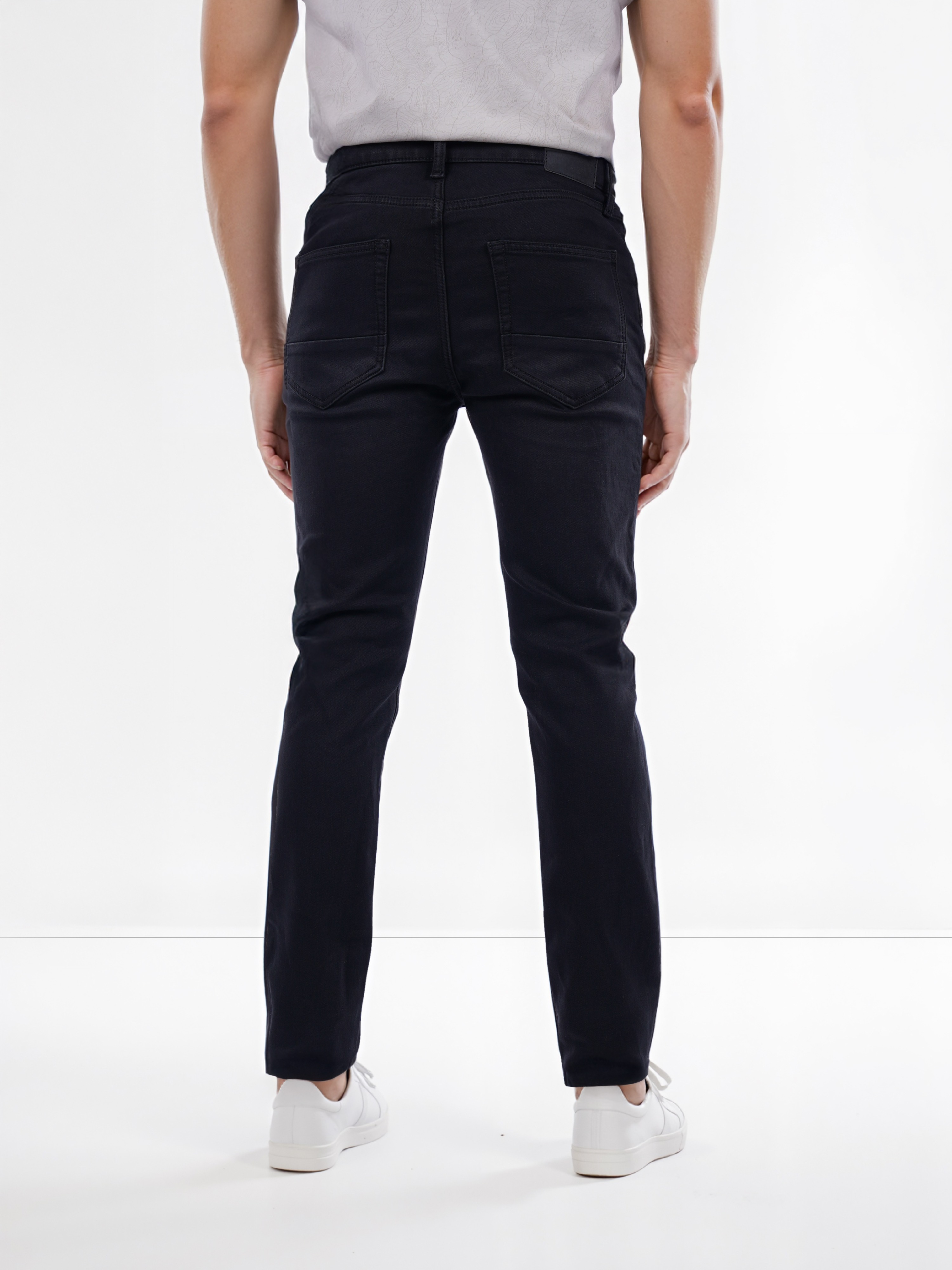 Celio Men Black Solid Slim Fit Cotton Knit | Dobby Jeans