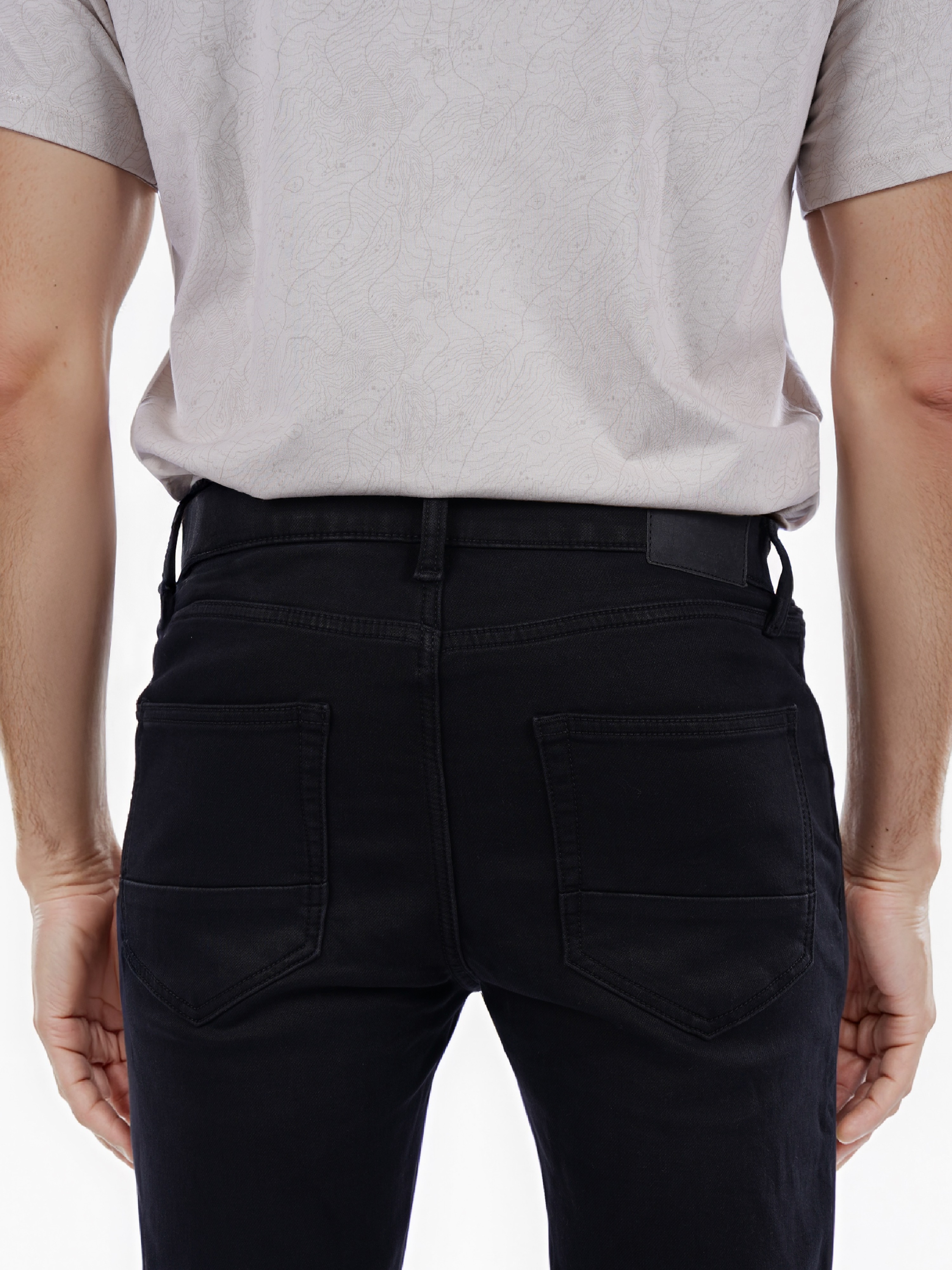 Celio Men Black Solid Slim Fit Cotton Knit | Dobby Jeans