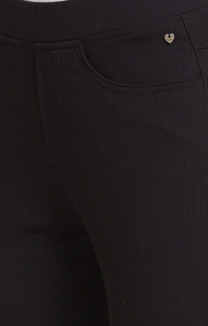 Women's Black Cotton Solid Jeggings