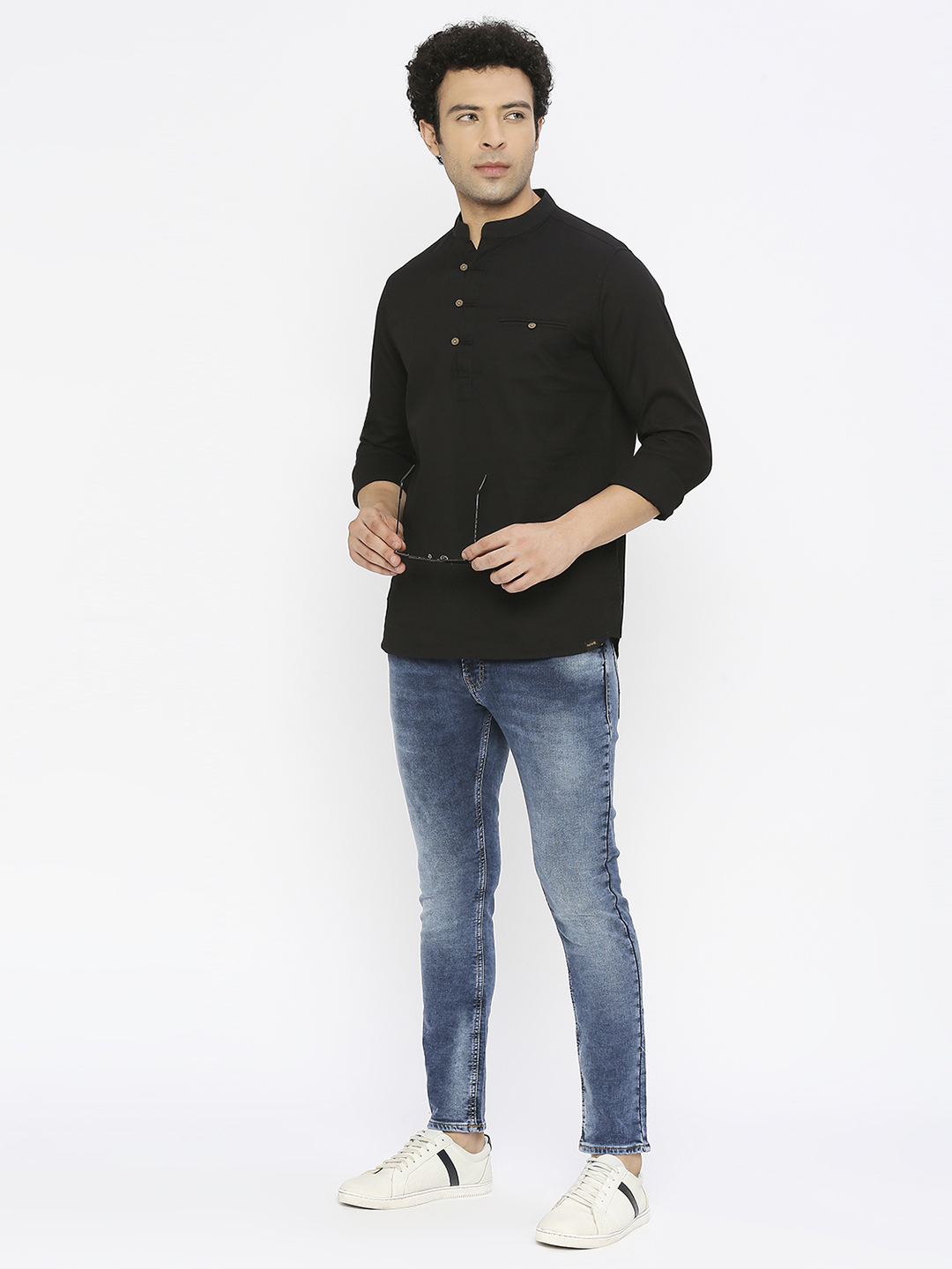 Spykar Men Black Slub Slim Fit Mandarin Collar Plain Kurta