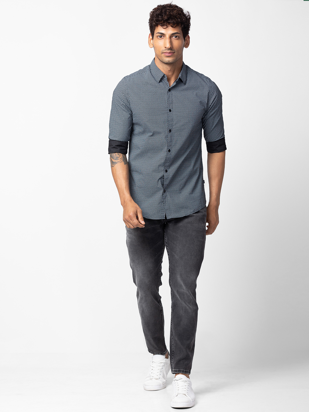 Spykar Men Black Cotton Slim Fit Printed Shirt
