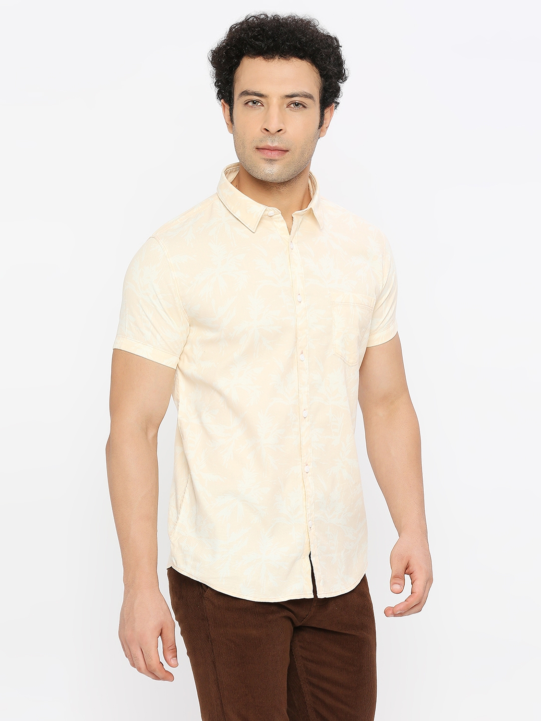 spykar | Spykar Men Peach Cotton Slim Fit Half Sleeve Printed Shirt 2
