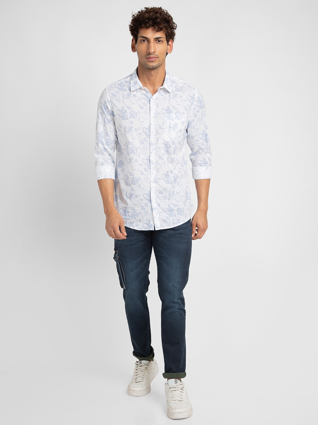 spykar | Spykar Men White Cotton Slim Fit Floral Print Shirt 1