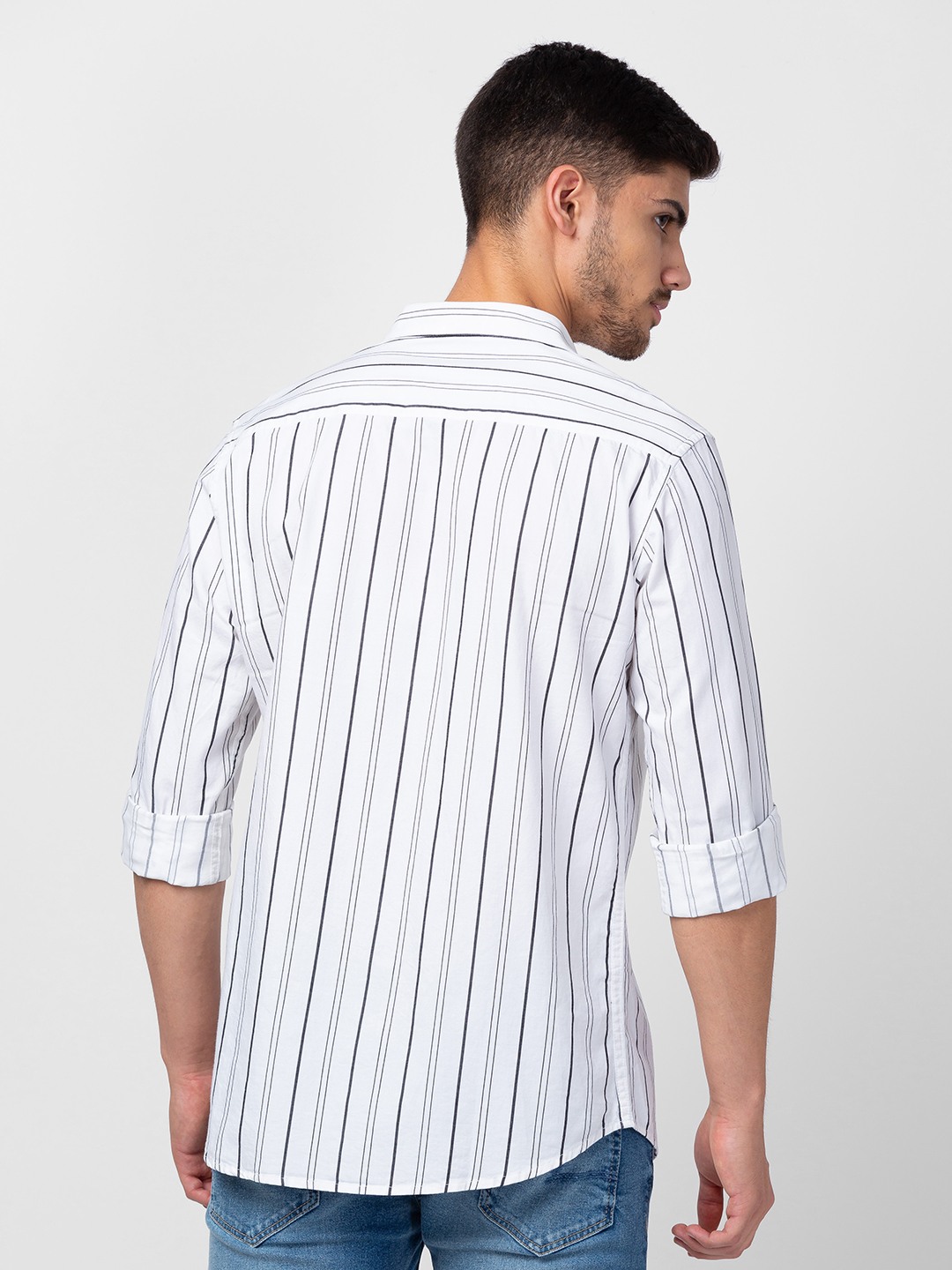 Spykar Men White Cotton Slim Fit Striped Shirt