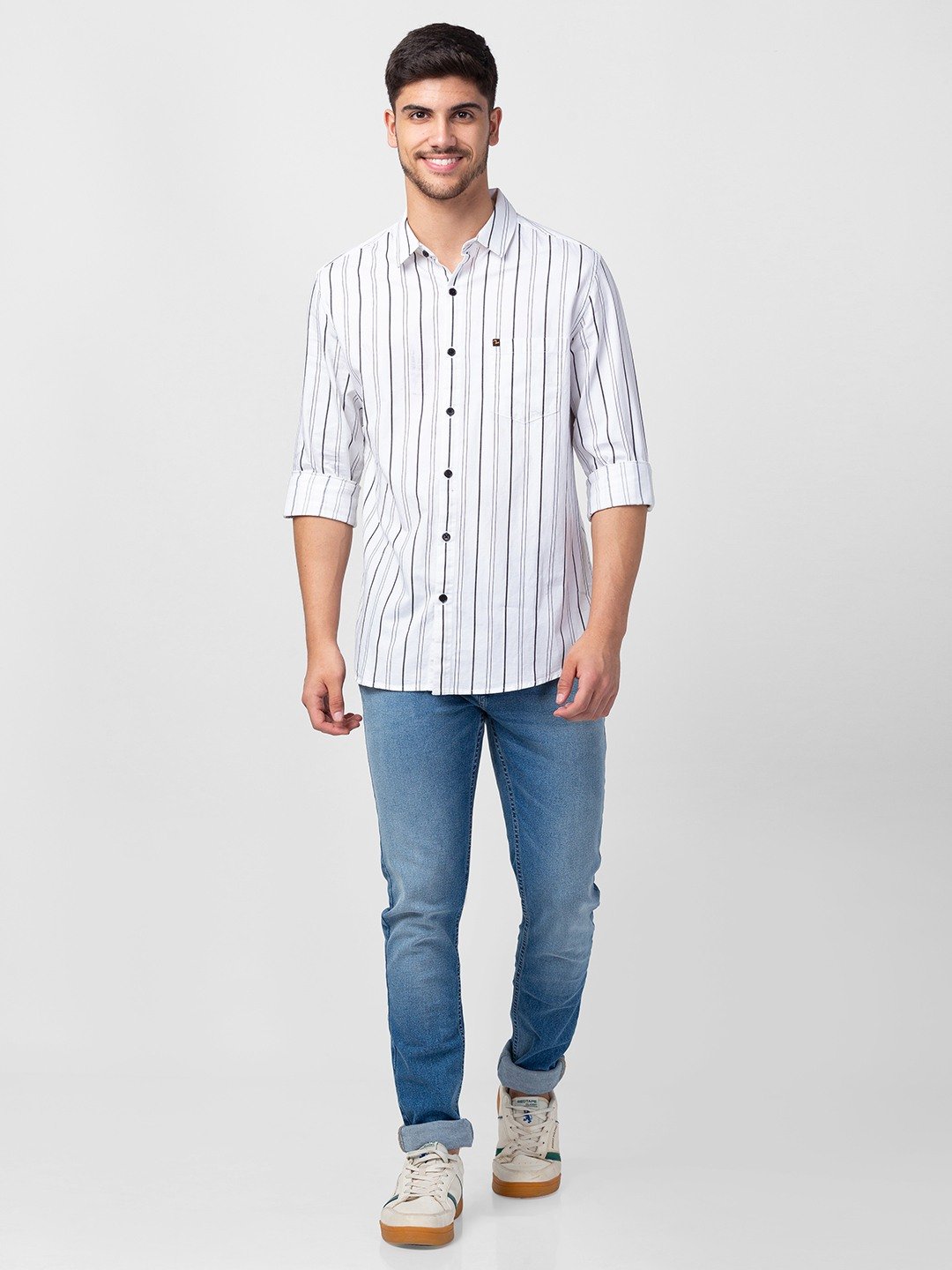 Spykar Men White Cotton Slim Fit Striped Shirt