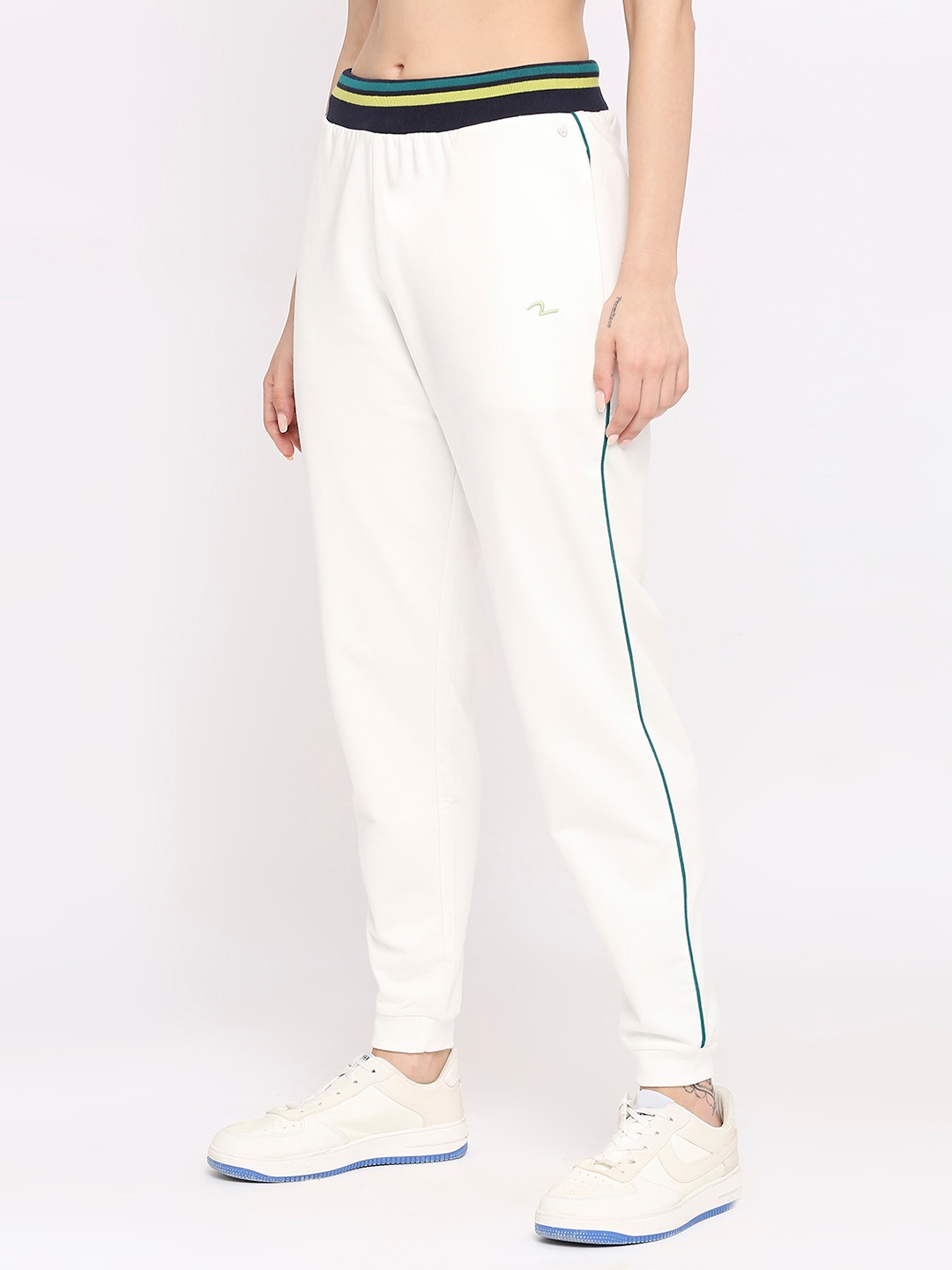 spykar | Spykar Women White Cotton Solid Trackpants 1