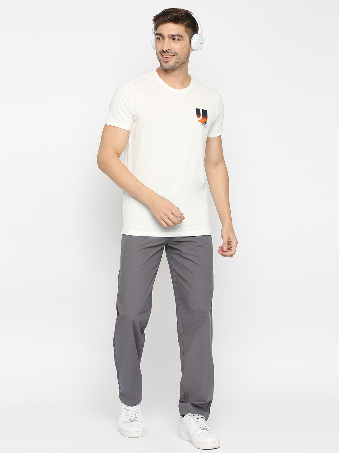Underjeans by Spykar Men Ecru Cotton Round Neck Plain Tshirt