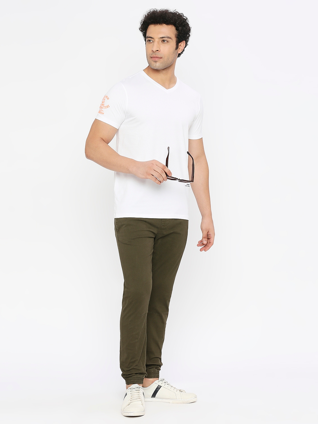 spykar | Spykar Men Military Green Lycra Slim Fit Ankle Length Plain Trousers 5
