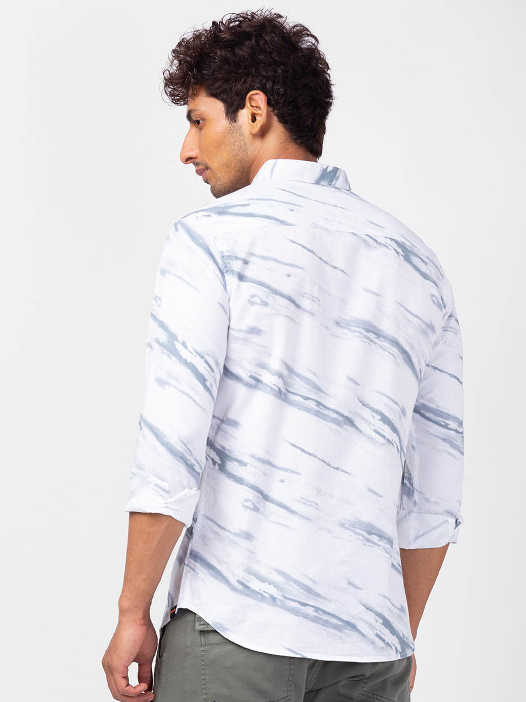 spykar | Spykar Men Grey Cotton Slim Fit Printed Shirt 2