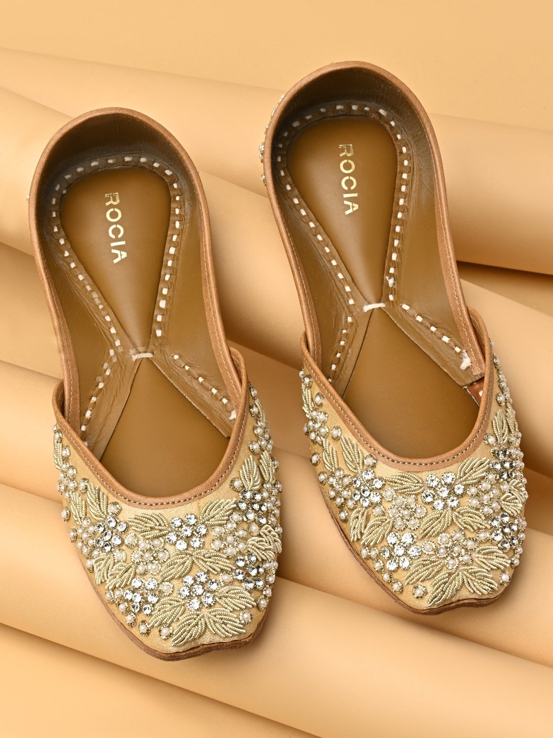 Rocia By Regal Gold Women Embroidered Juttis