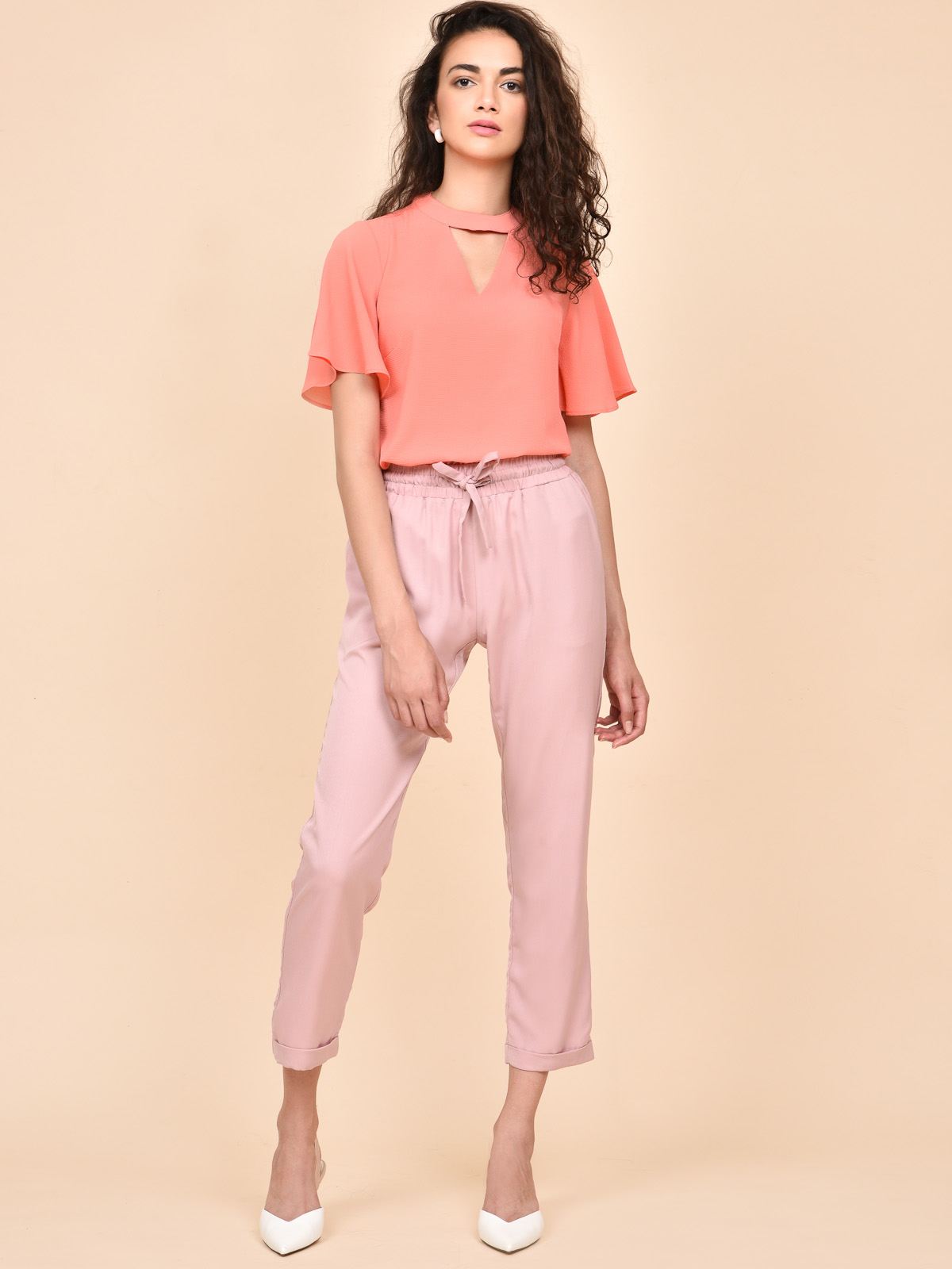 Choker cutout top store