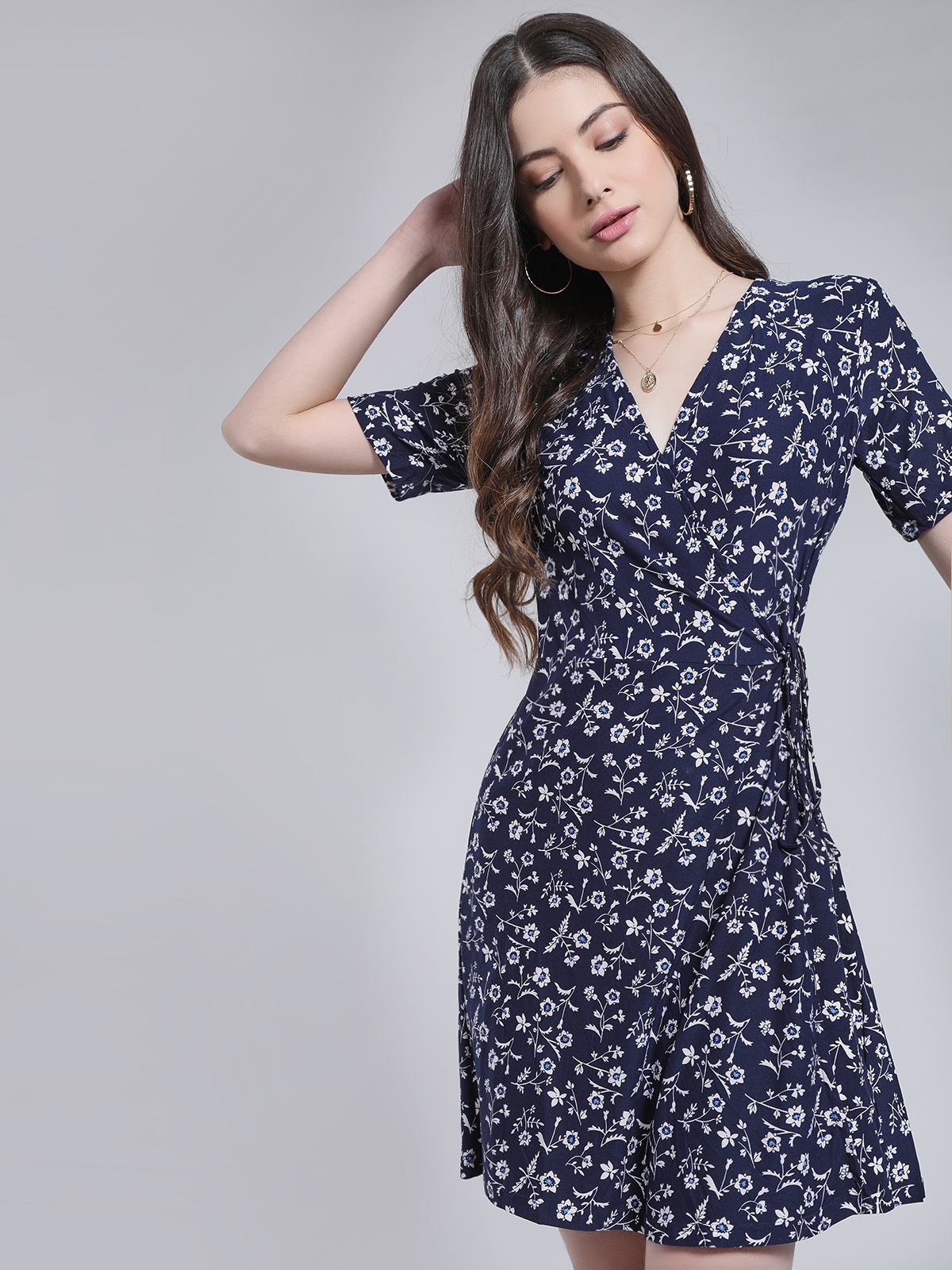 Short Sleeves Ditsy Floral Print Skater Dress