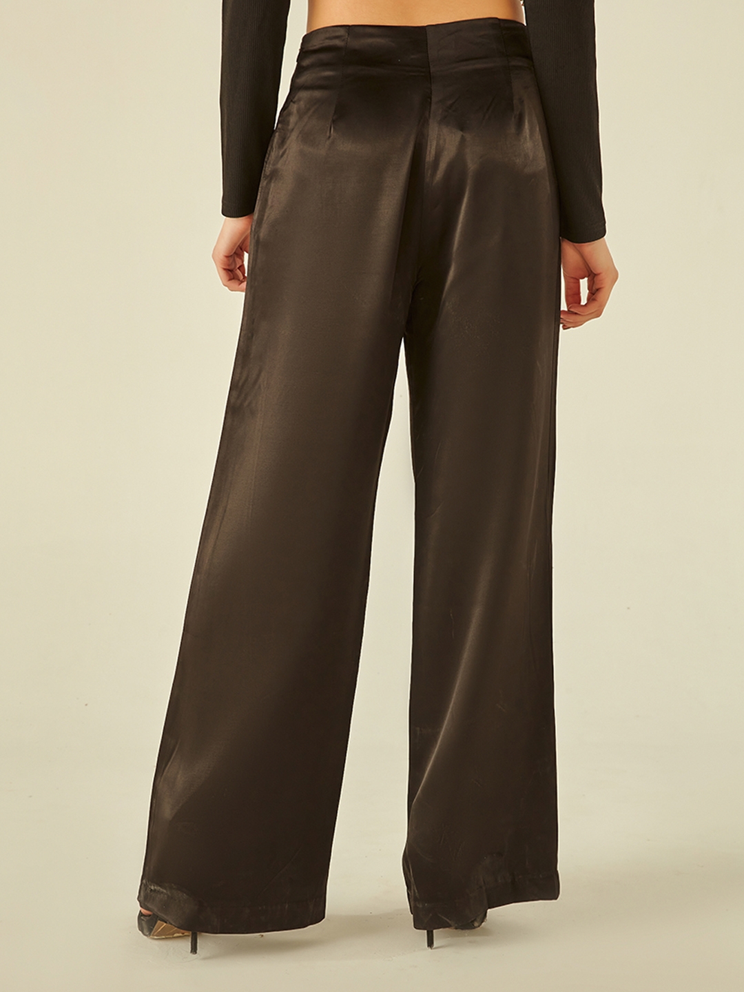 Satin pants with elastic waist - Women