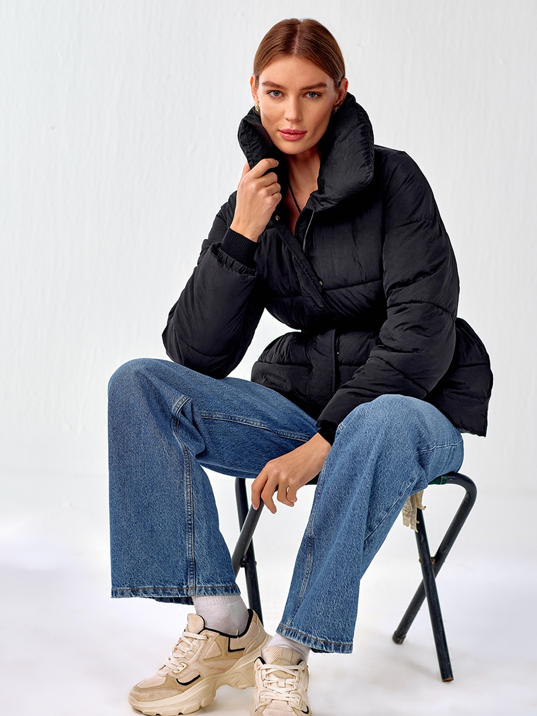 Black Slim-Fit Ladies Jacket Club Collar Handmade Quilted Shoulder Des