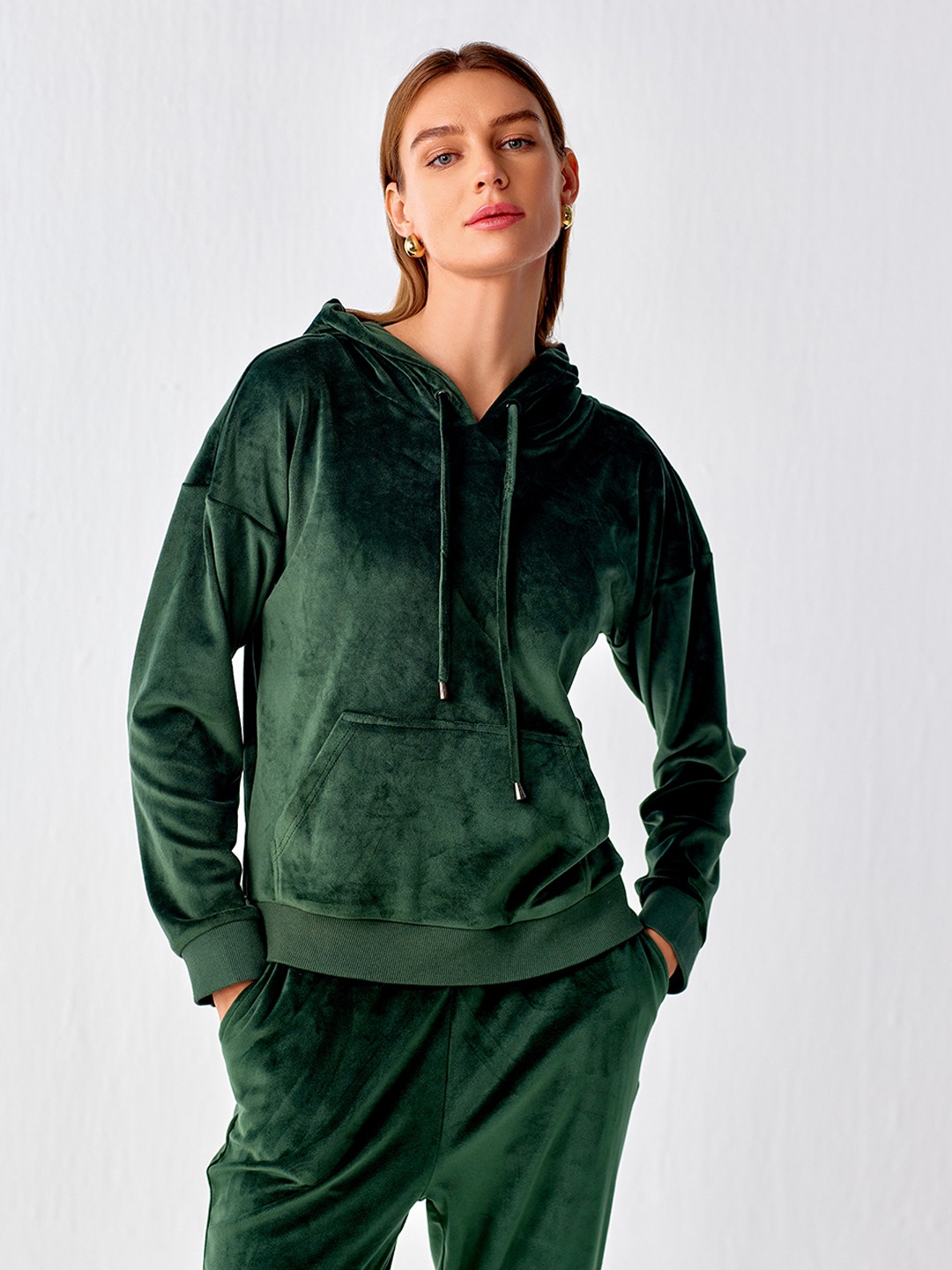 Green velour sweatshirt 2025