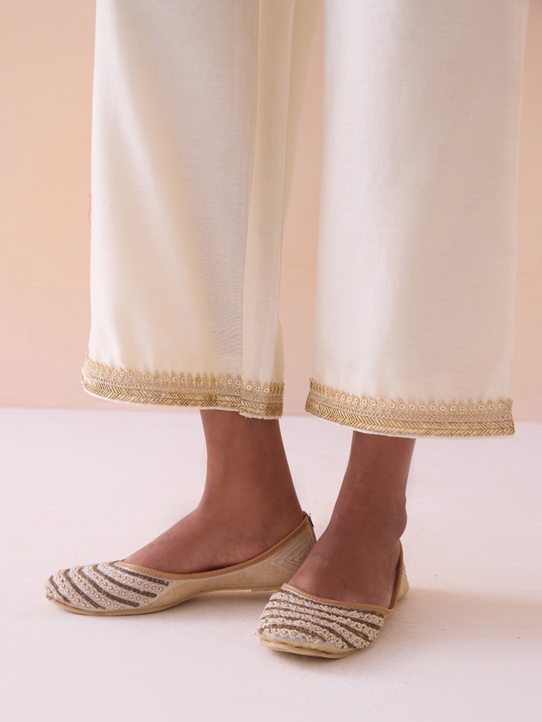 Noor Off White Straight trouser