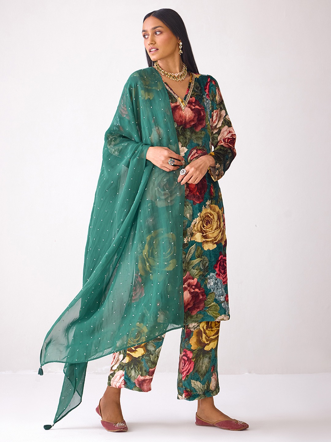 Masakkali Floral Printed Velvet Kurta