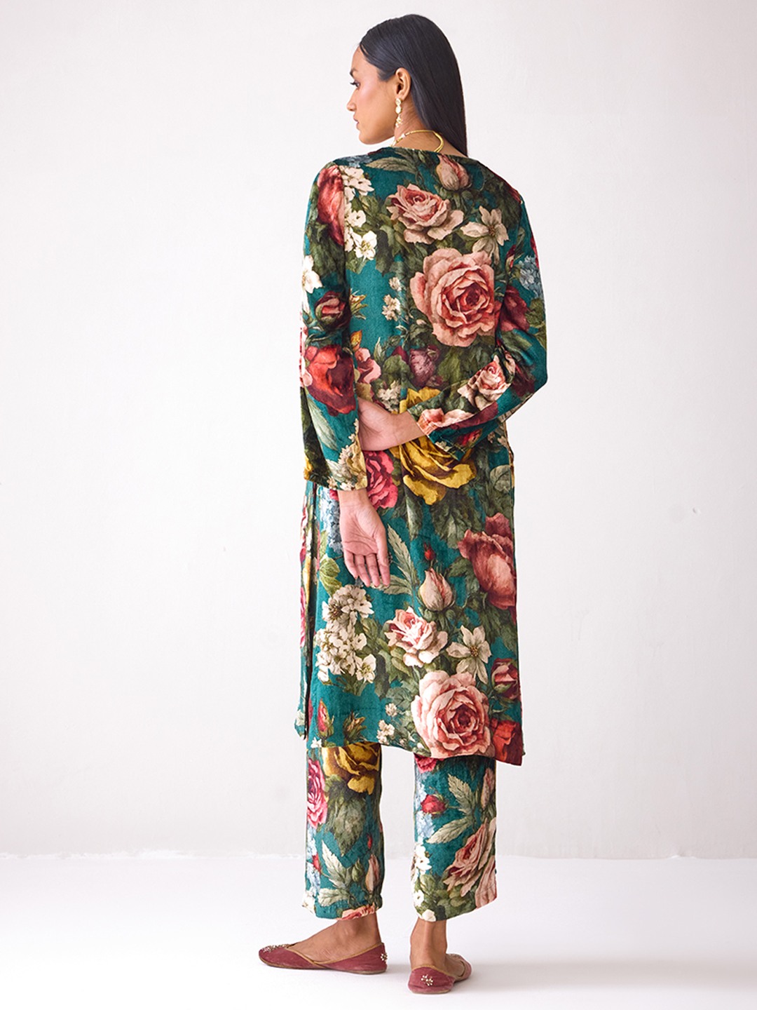 Masakkali Floral Printed Velvet Kurta
