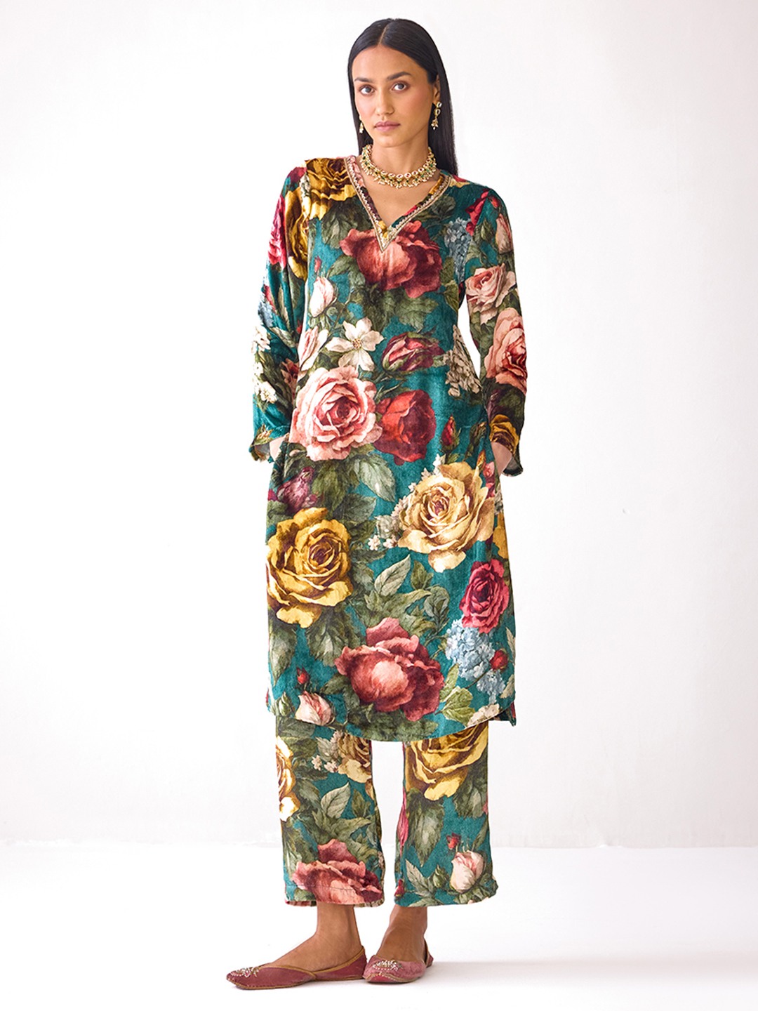Masakkali Floral Printed Velvet Kurta