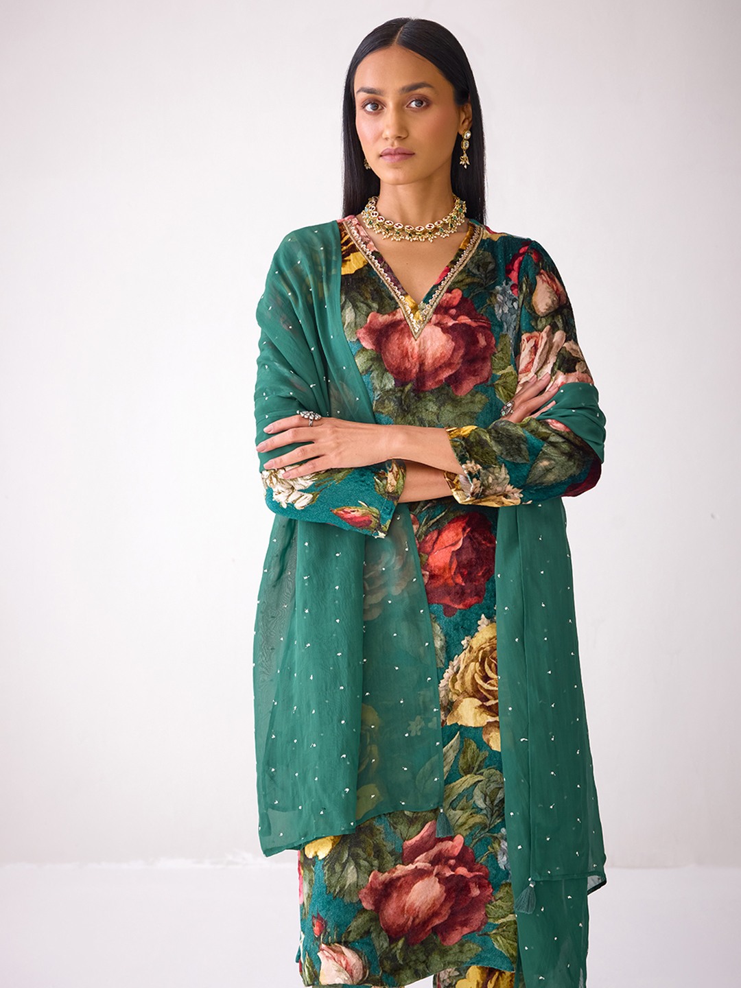 Masakkali Floral Printed Velvet Kurta