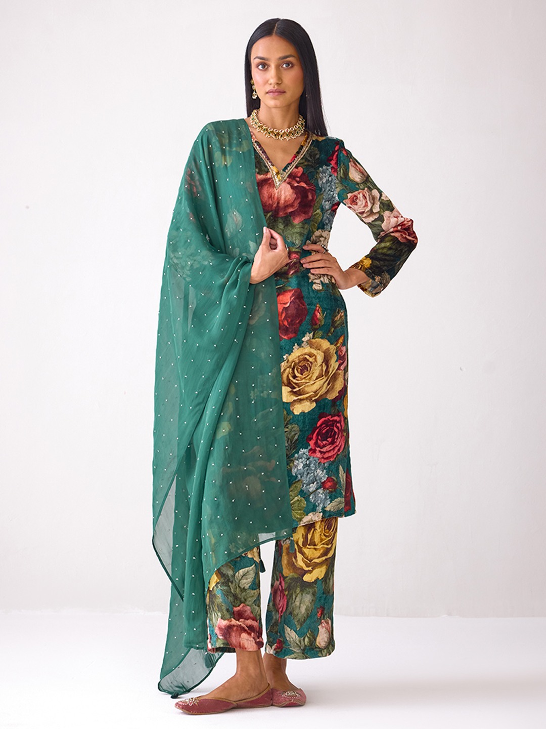 Masakkali Floral Printed Velvet Kurta