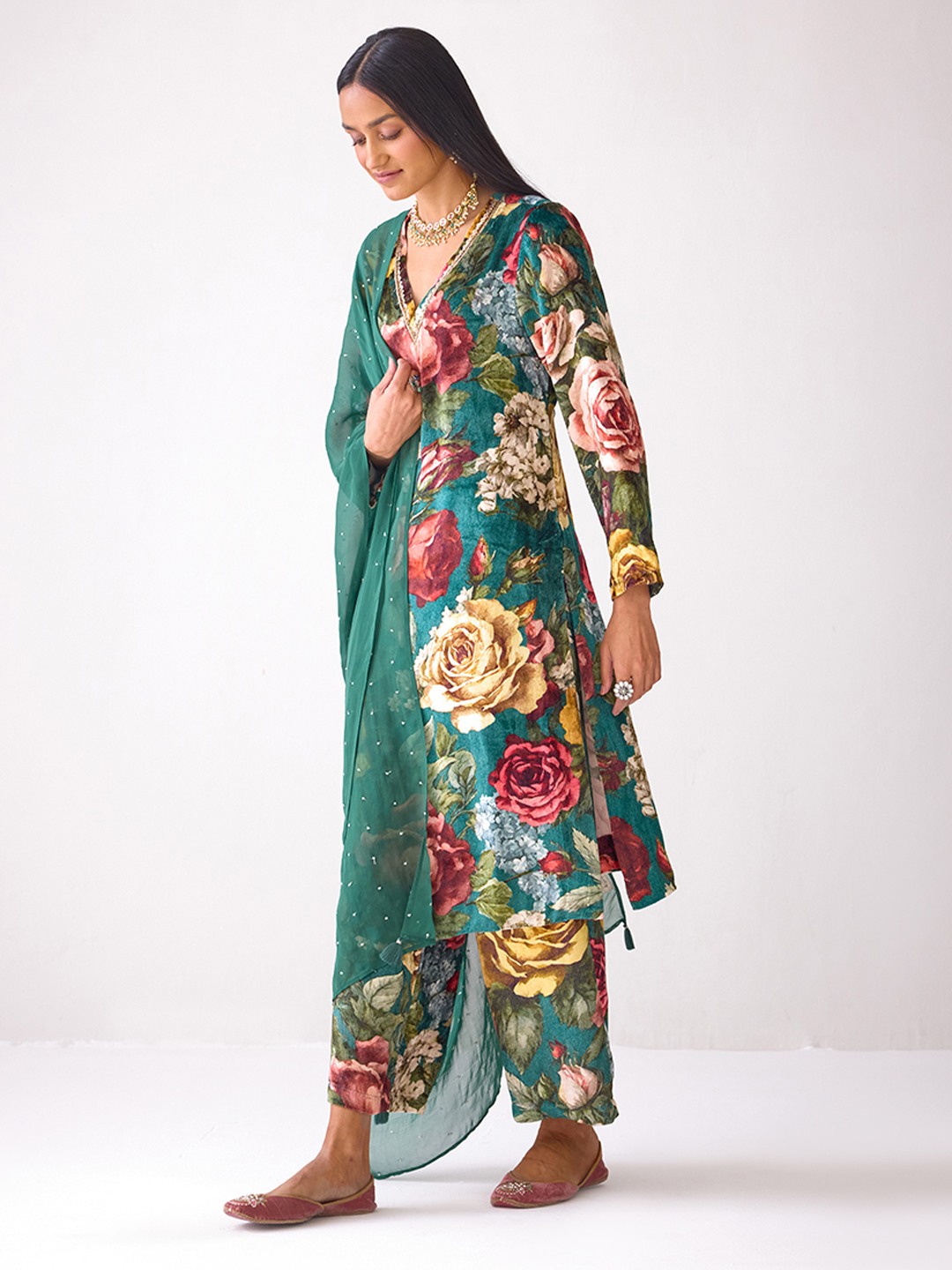 Masakkali Floral Printed Velvet Kurta
