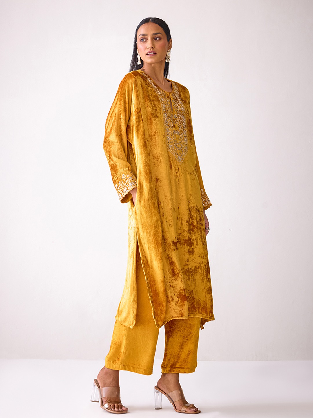 Masakkali Mustard Velvet Kurta
