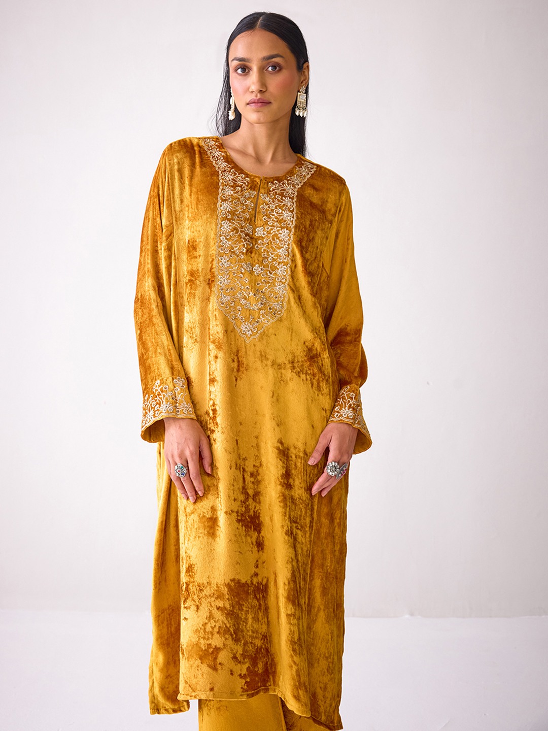 Masakkali Mustard Velvet Kurta
