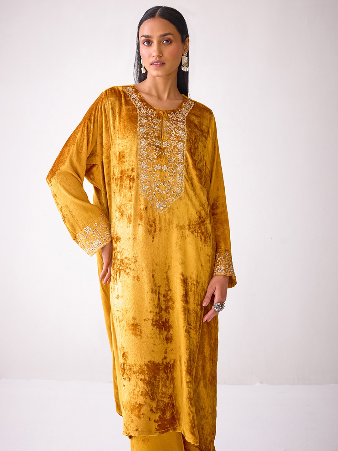 Masakkali Mustard Velvet Kurta