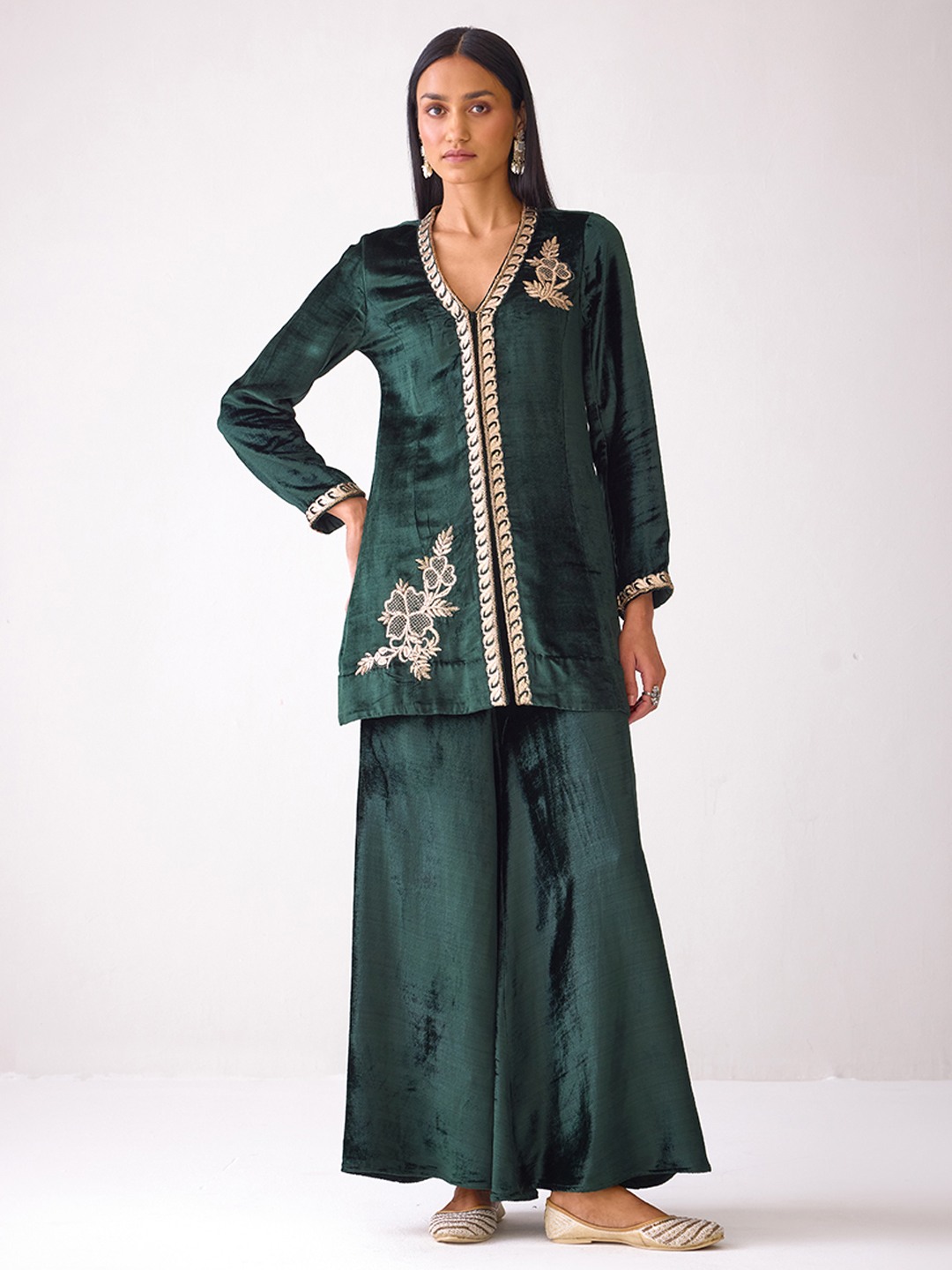 Masakkali Green Velvet Kurti