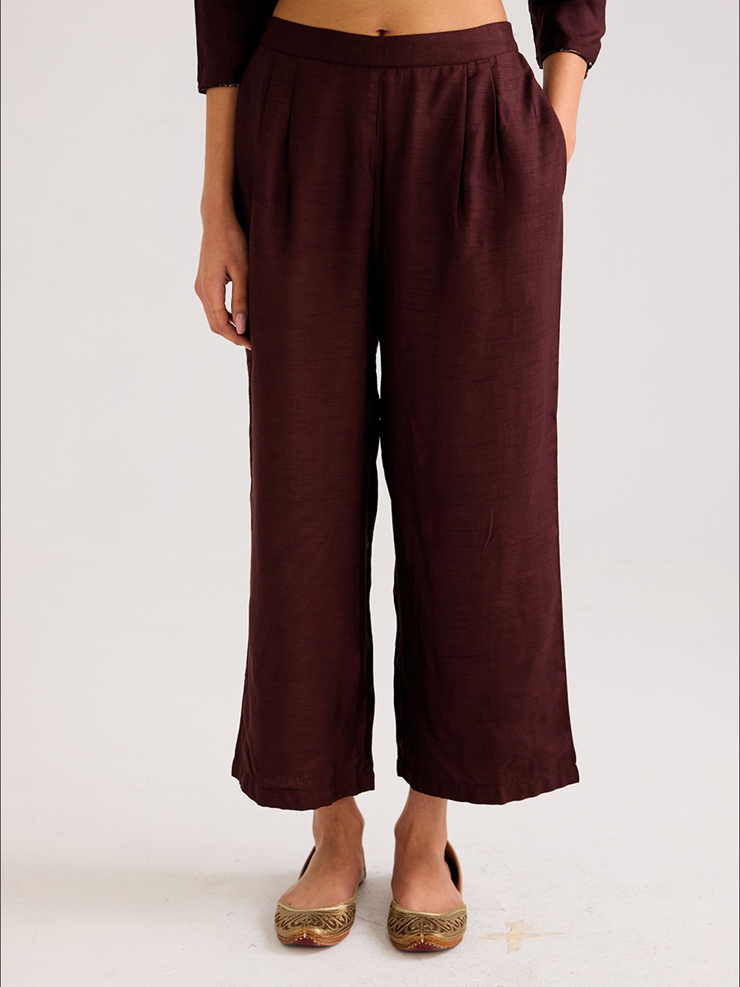 Brown Solid Straight Trouser