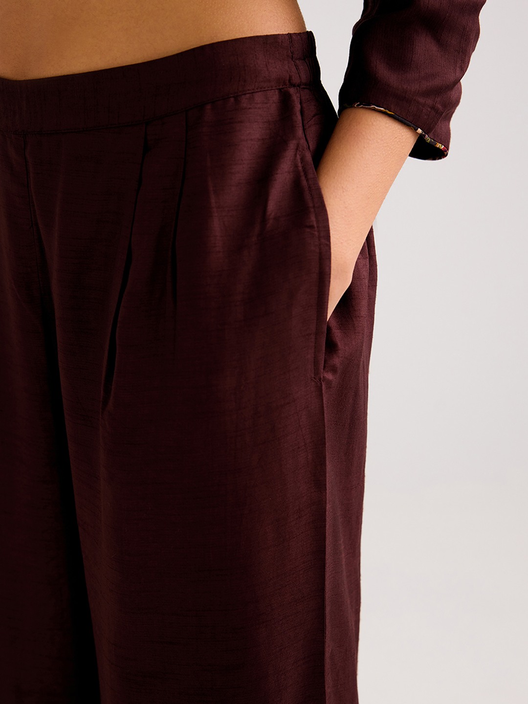Brown Solid Straight Trouser