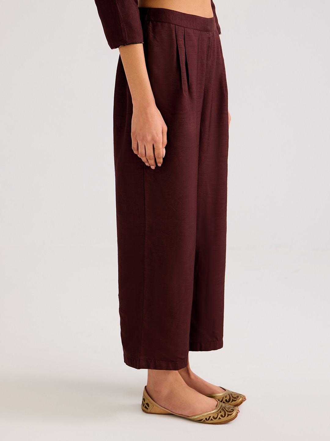 Brown Solid Straight Trouser