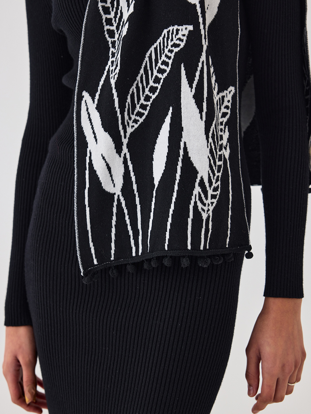 B&W Knitted Scarf